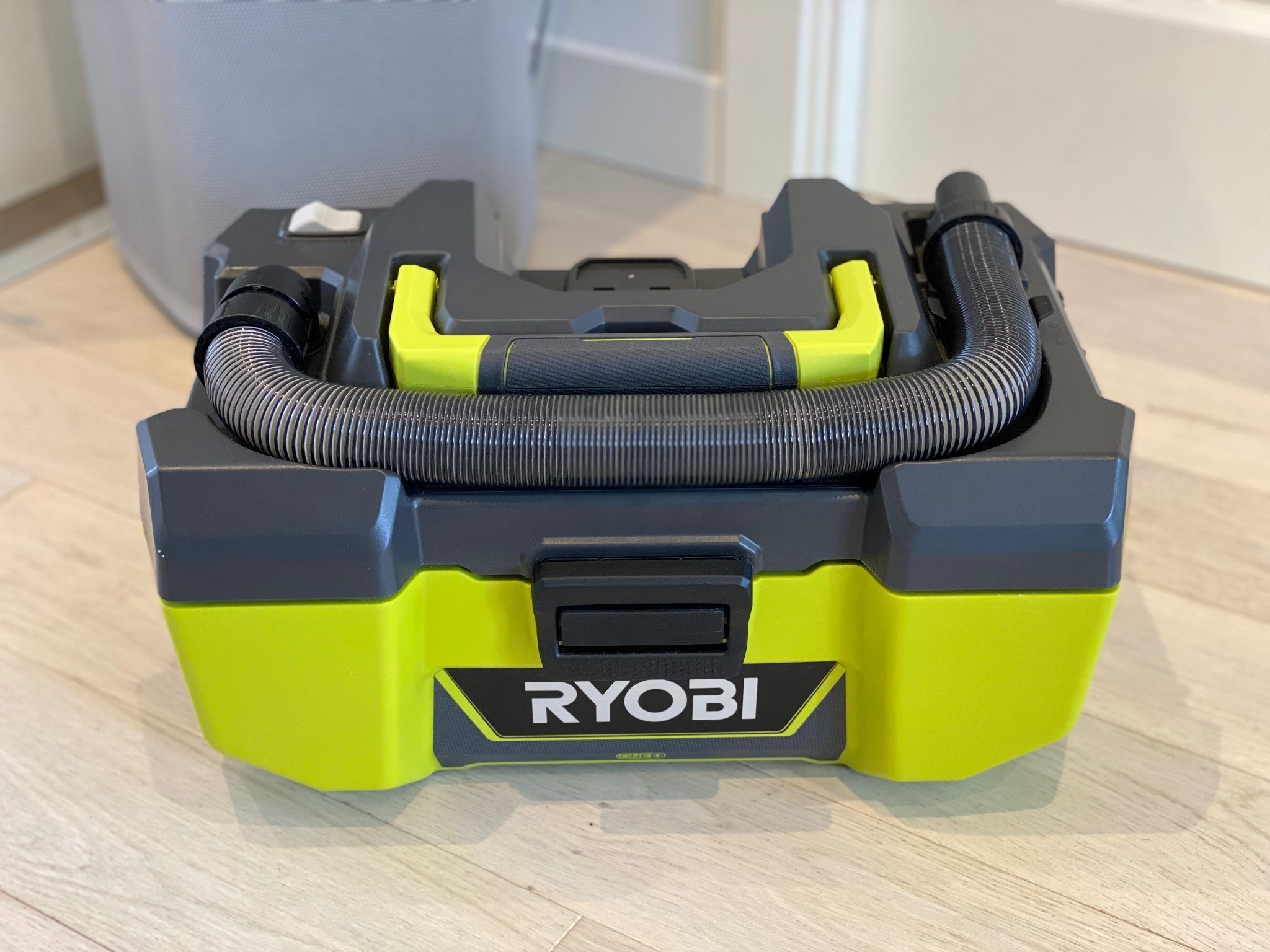 RYOBI R18PV 0 ONE+ batteridriven grovdammsugare.. (410037556 Dammsugare Ryobi R18PV 0 18V One+ K Rauta