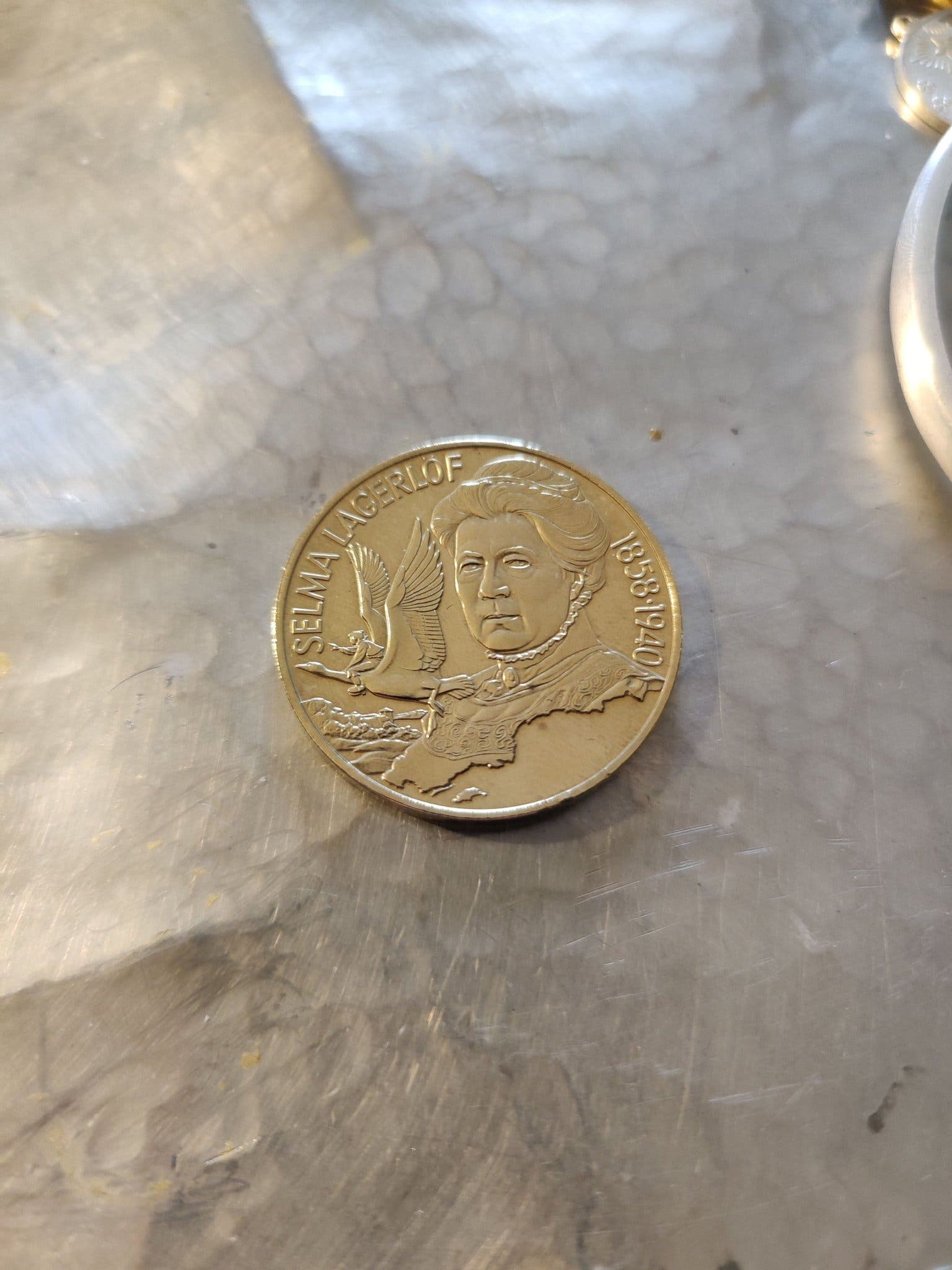 Guldmynt Selma Lagerl f 5 Euro Jubileumsmynt 19 K p P Tradera guldmynt-selma-lagerl-f-5-euro-jubileumsmynt-19-k-p-p-tradera