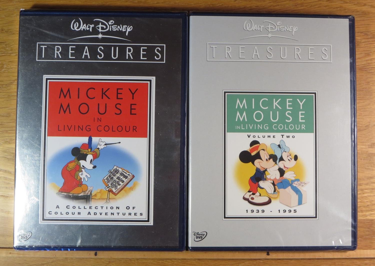 Mickey Mouse in Living colour Vol 1 & 2 Disney .. | Köp på Tradera ...