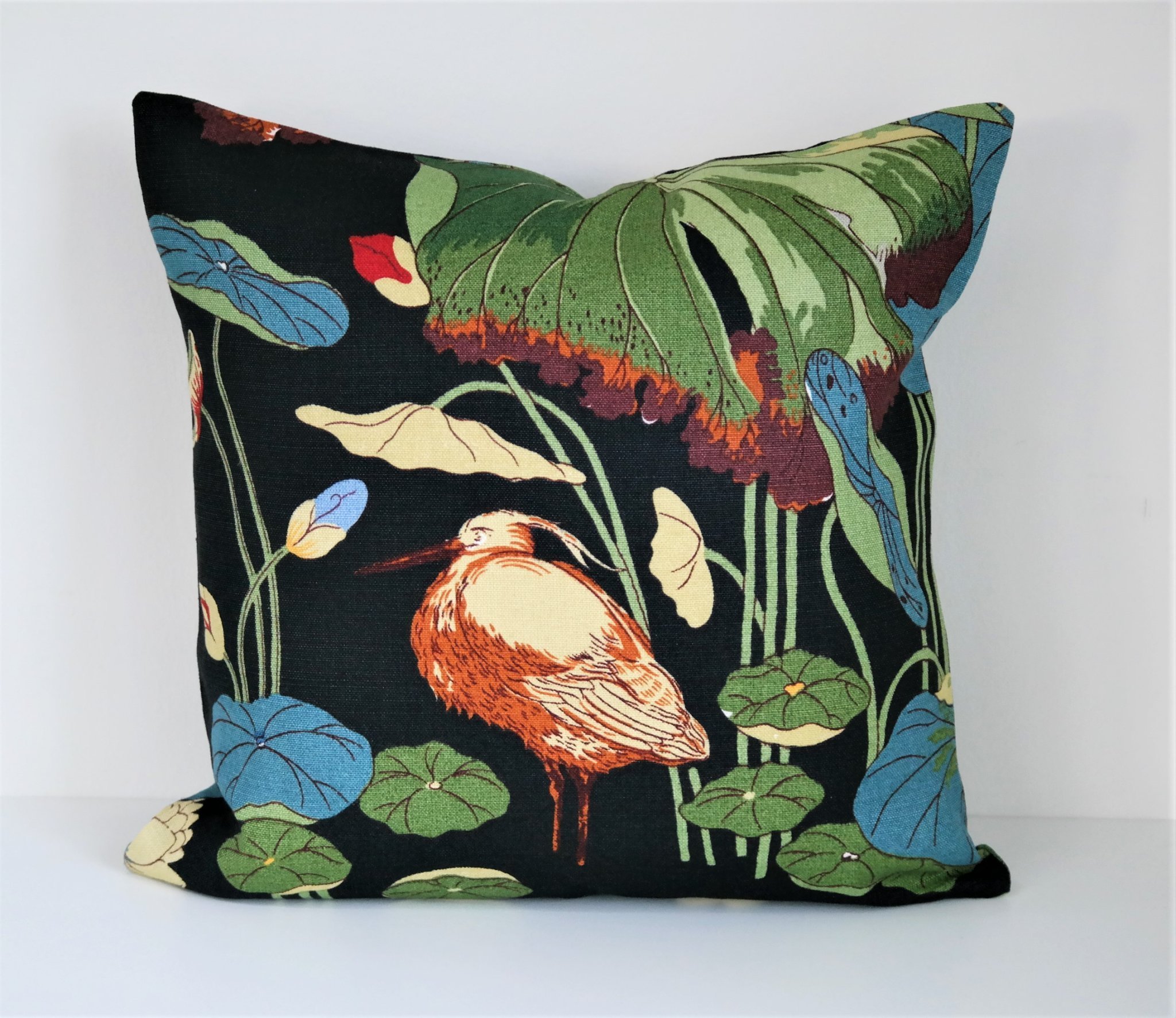 Dubbelsidigt kuddfodral 50x50 cm LOTUS, 100% lin tyg, design GP & J Baker