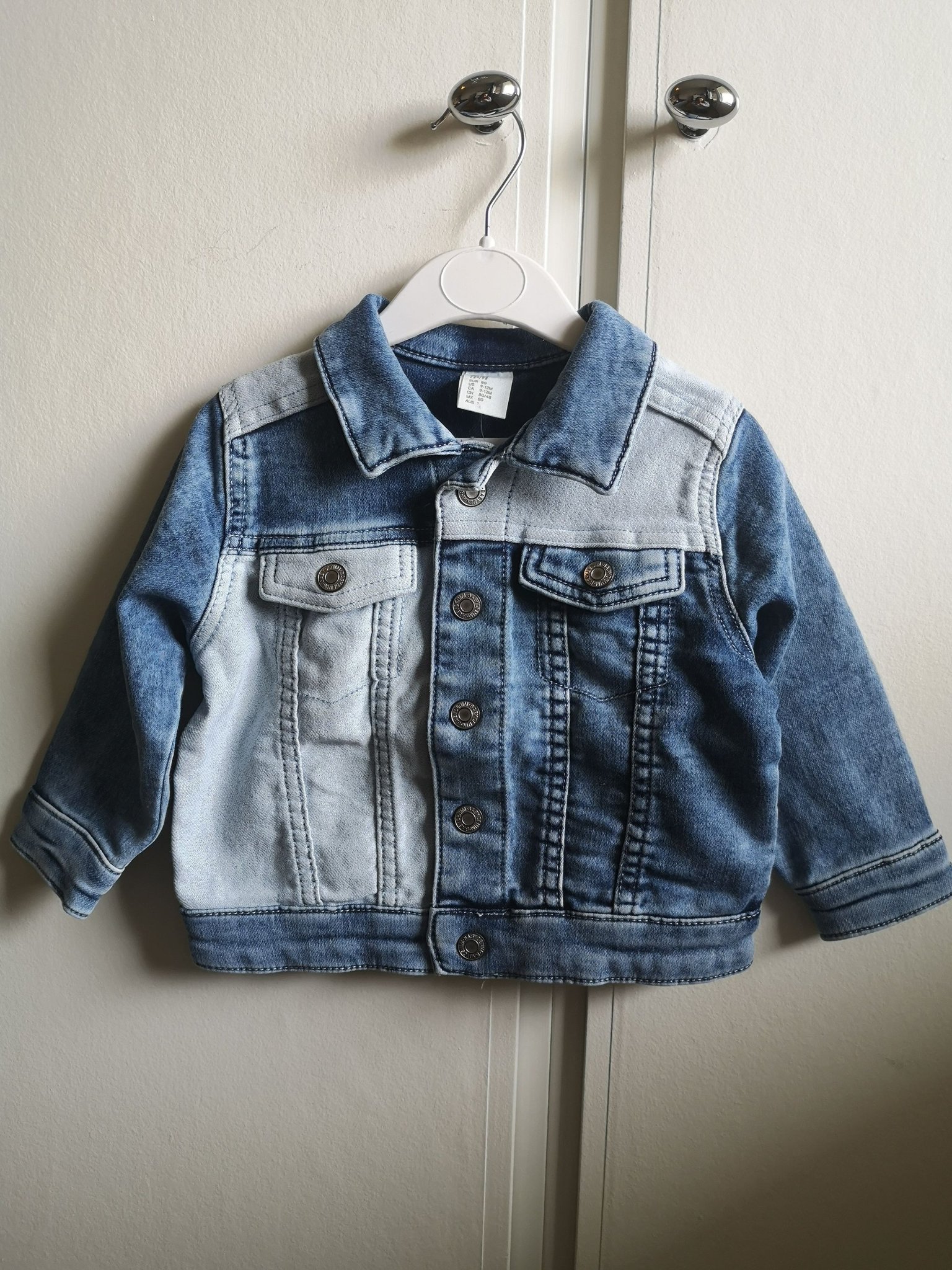 Jeansjacka strl 80 (399166576) ᐈ Köp på Tradera Jeansjacka strl 80 (399166576) ᐈ Köp på Tradera