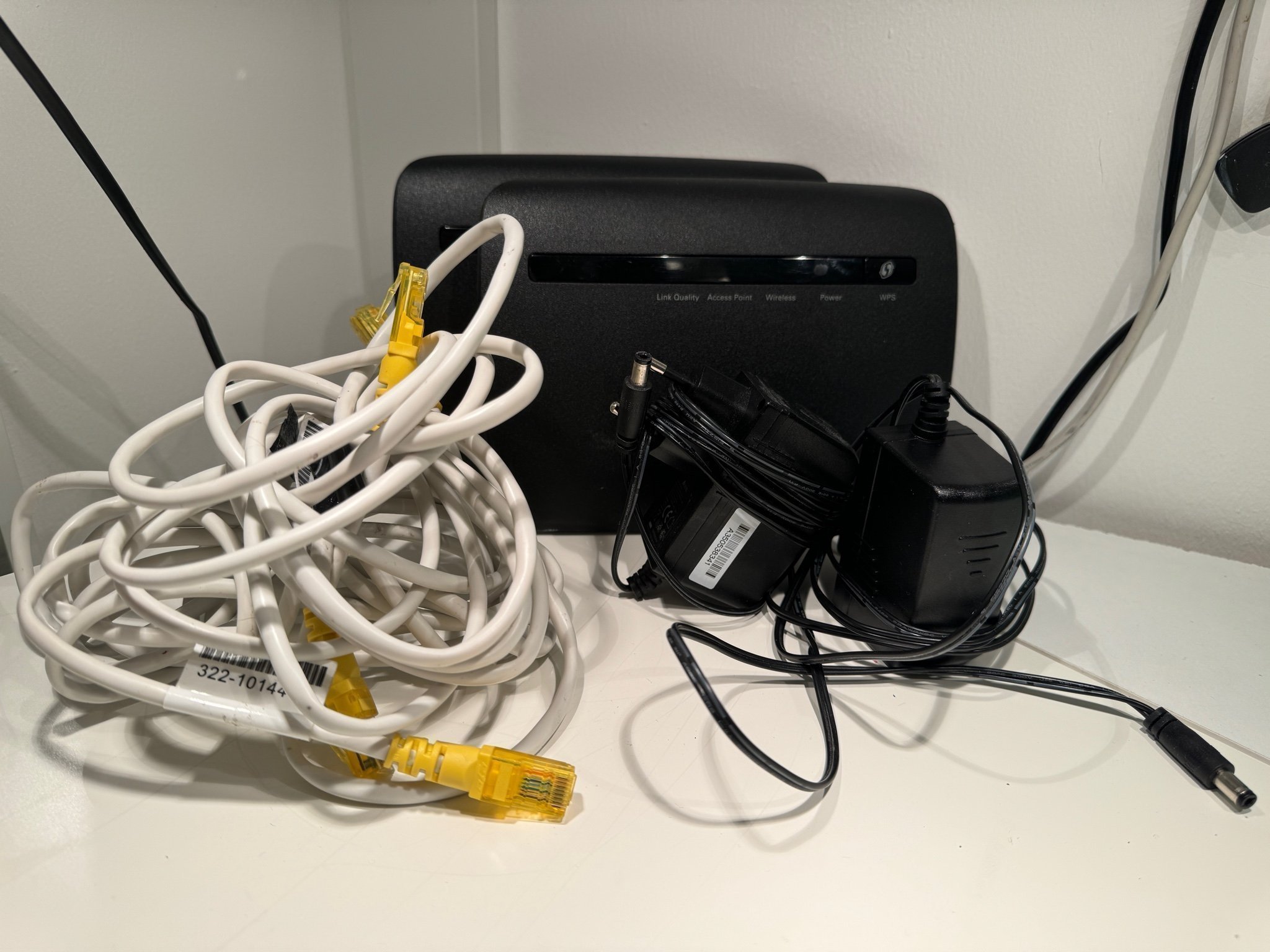 2 st Technicolor TG233 wifi Extender (Telia) | Köp på Tradera (689445784)