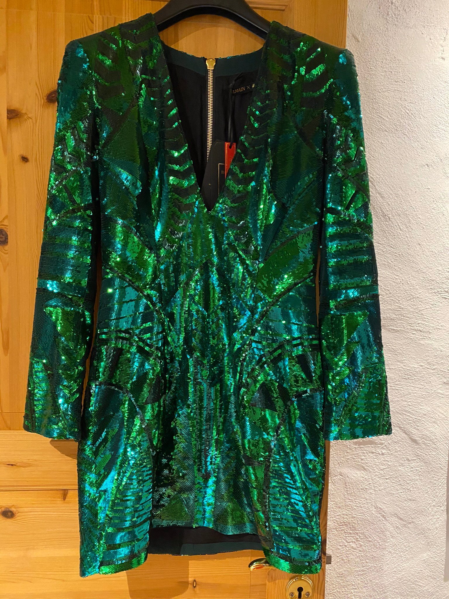 Balmain x H&M klänning i storlek 38. Använd en .. (379959775 Balmain x H&M klänning i storlek 38. Använd en .. (379959775
