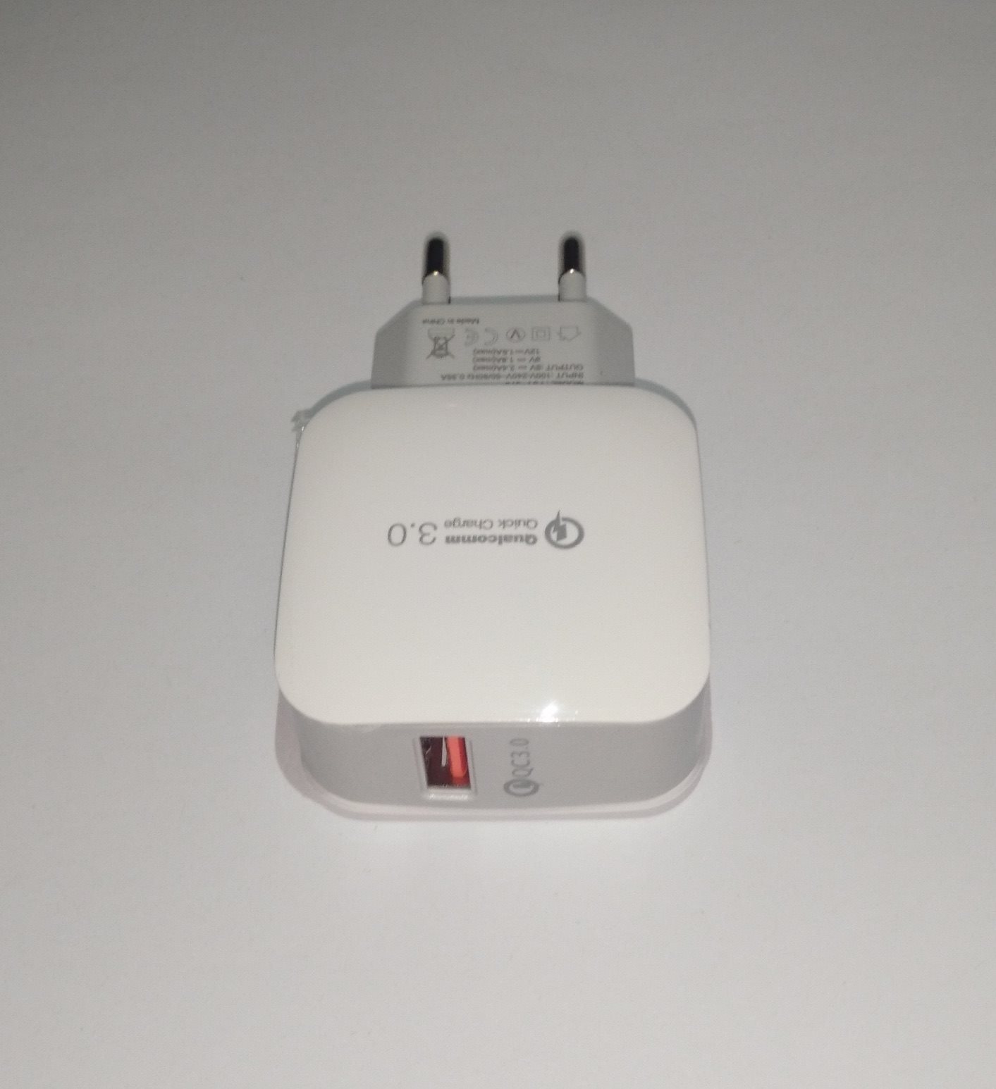 Qualcomm Quick Charge 3.0 Laddare + 2 meter USB C kabel Qualcomm Quick Charge 3.0 Laddare + 2 meter USB C kabel