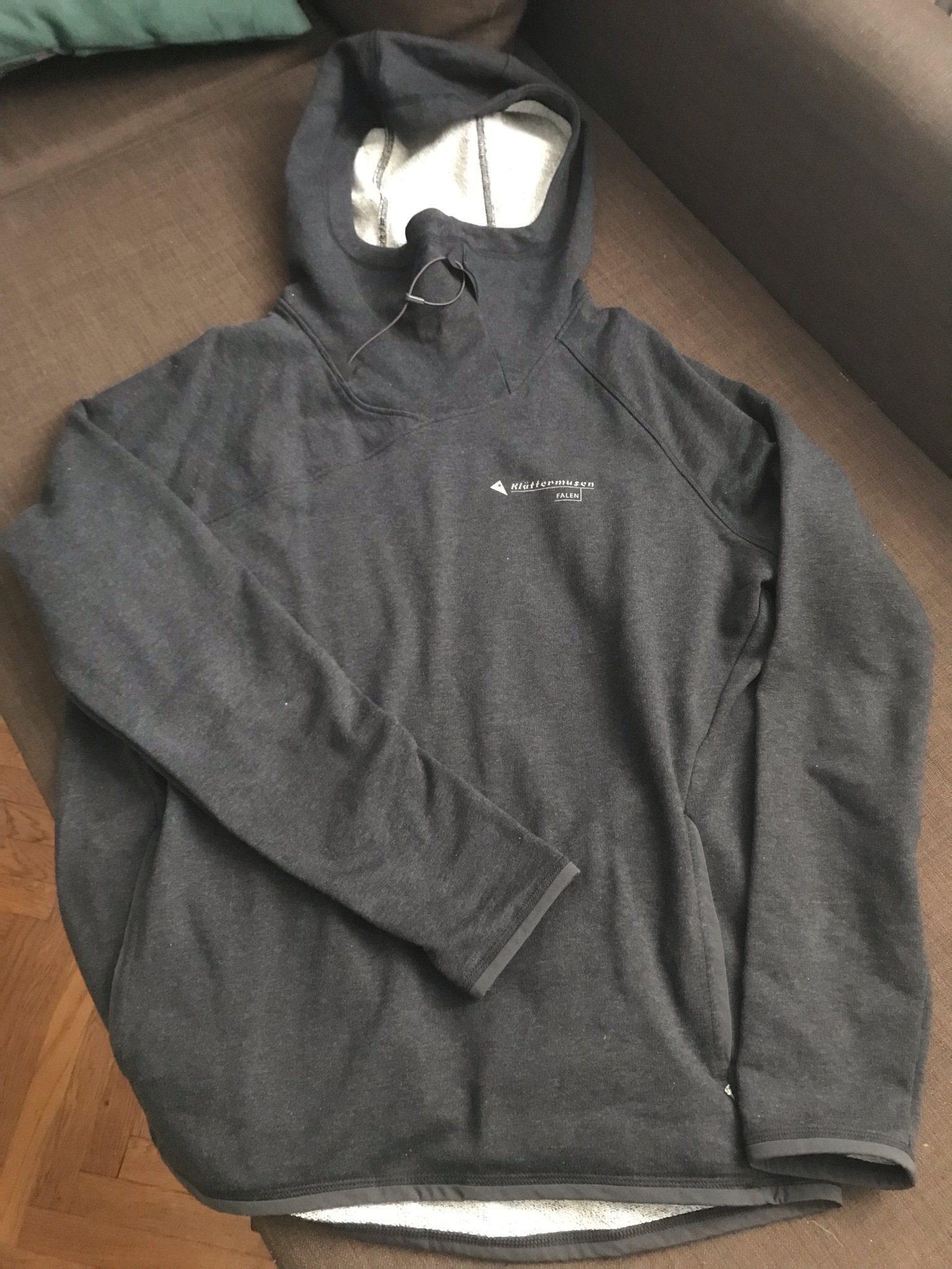 Sprillans ny! Klättermusen Falen Hoodie Herr raven storlek L Sprillans ny! Klättermusen Falen Hoodie Herr raven storlek L