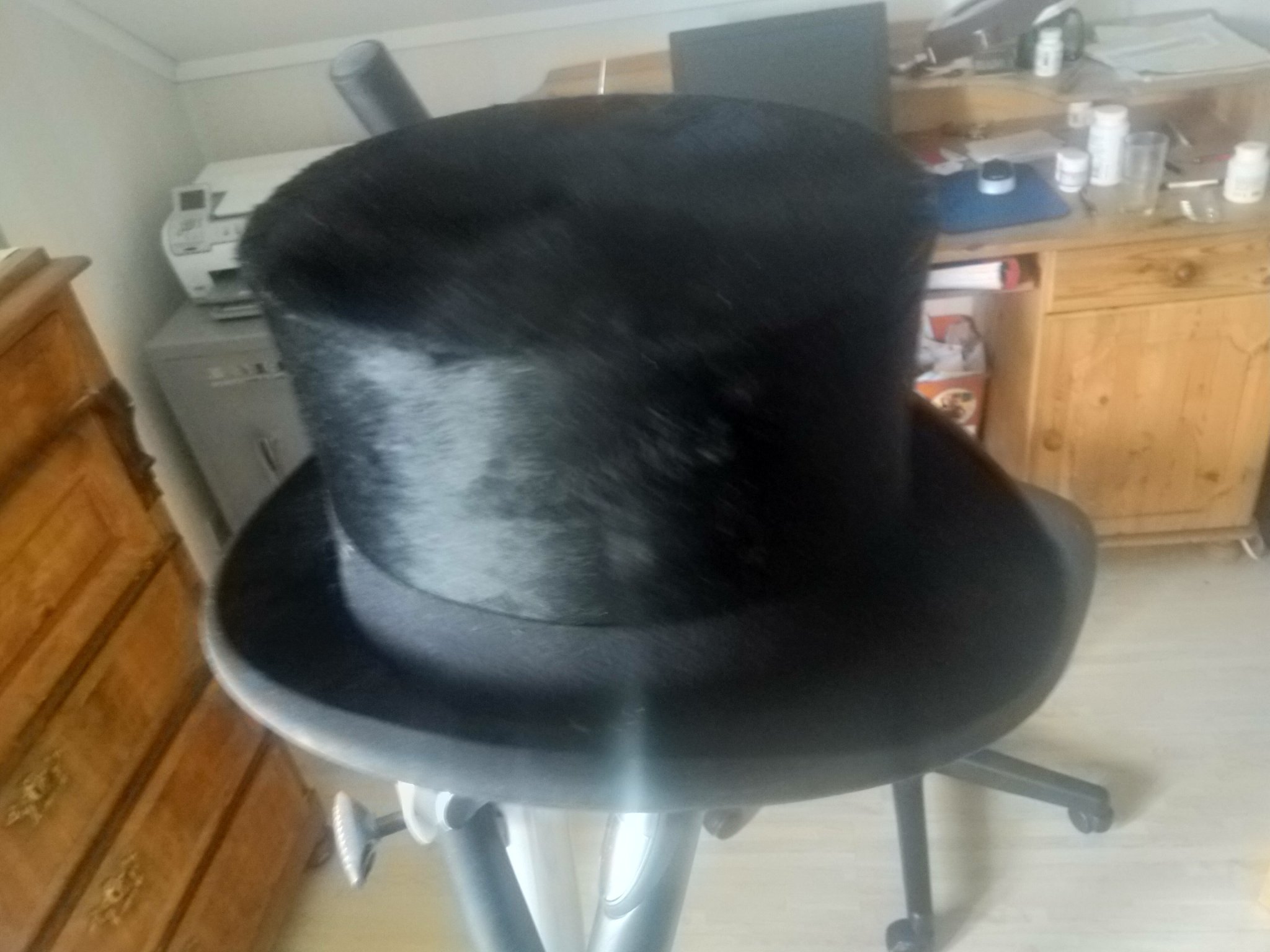 Gammal hög hatt Gammal hög hatt