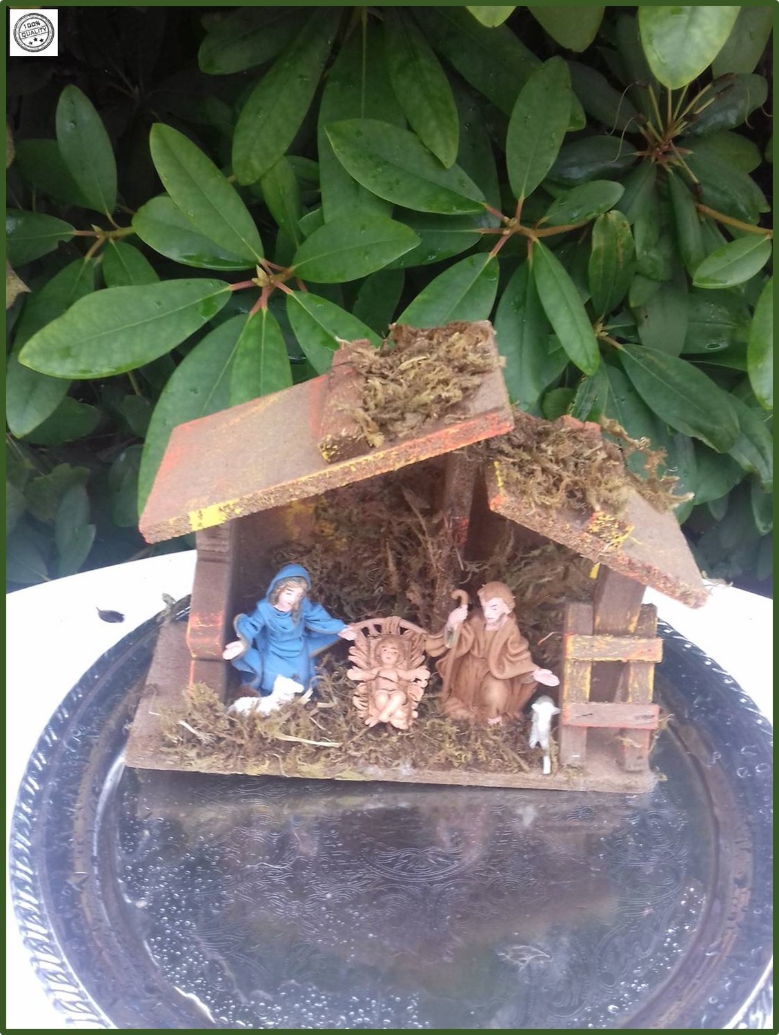 Julkrubba med Maria Josef och lilla Jesusbarnet till Jul. Autentiskt. Nativity