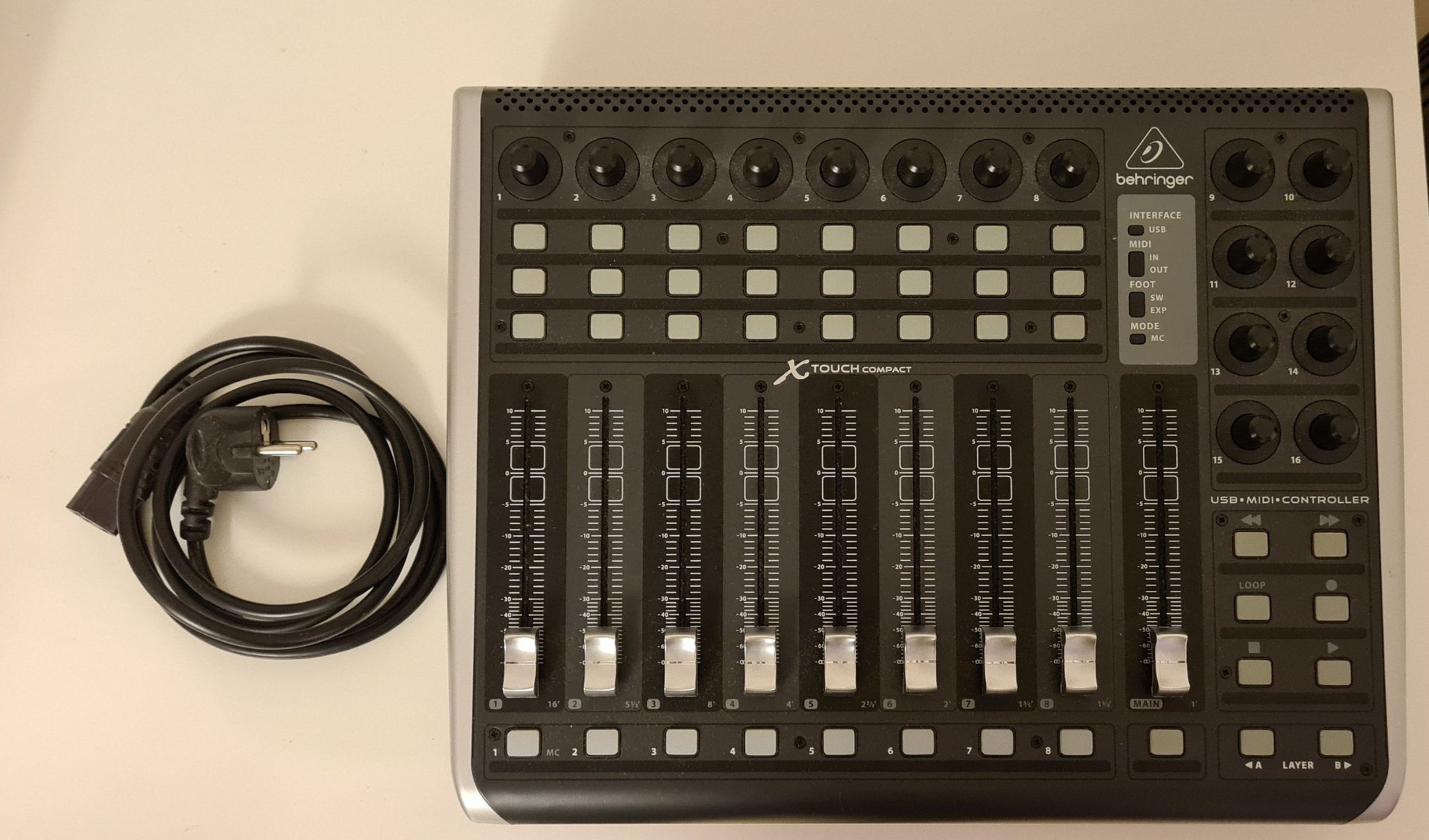 Behringer XTouch Compact Motorized Faders Köp på Tradera (548366511)