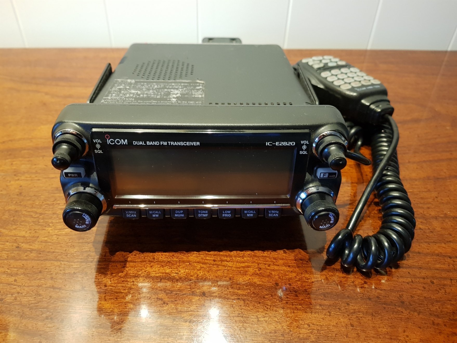 Icom ic-2820 VHF-UHF duo