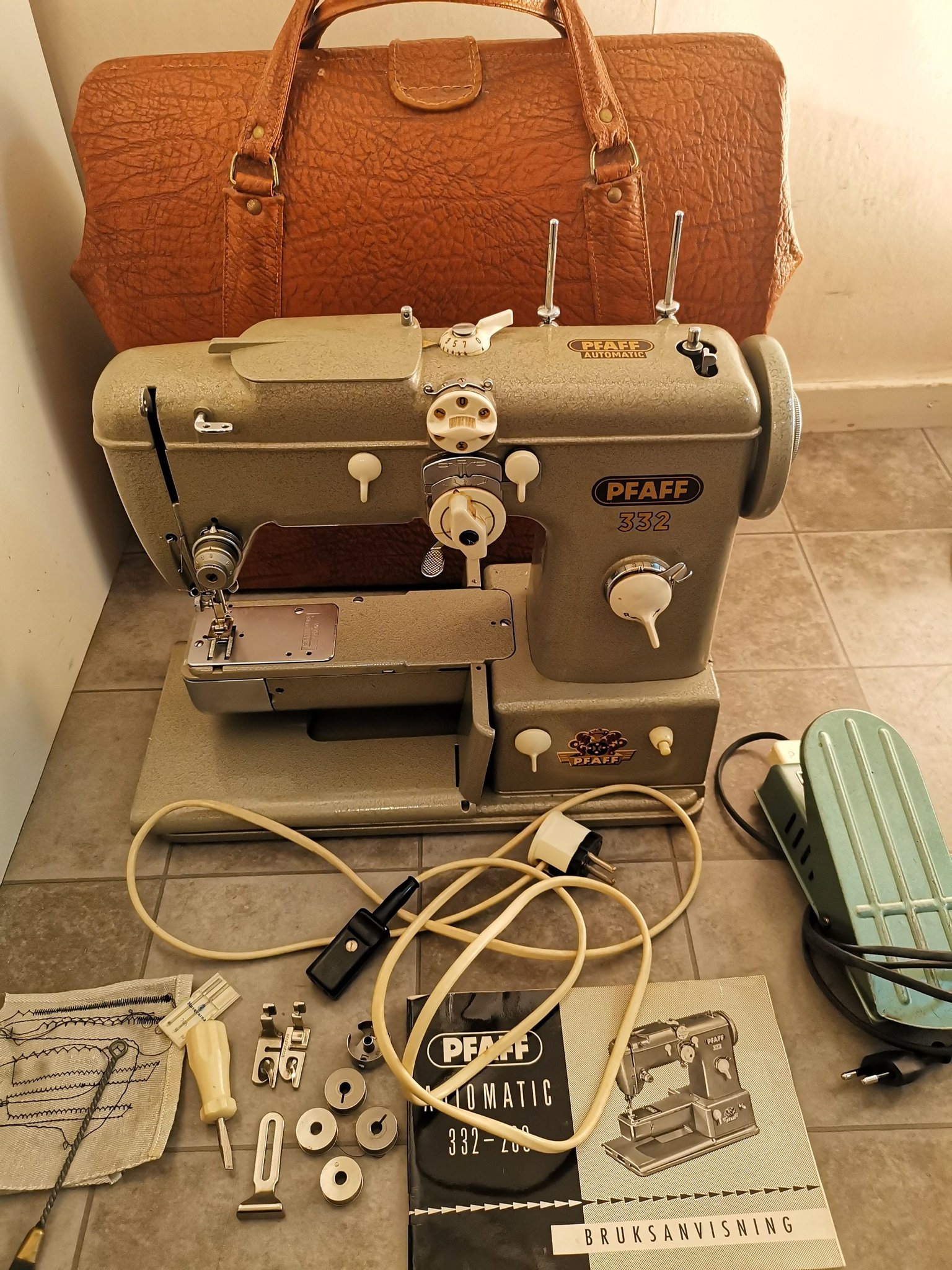 Pfaff 332 symaskin (441861157) ᐈ antiksam på Tradera