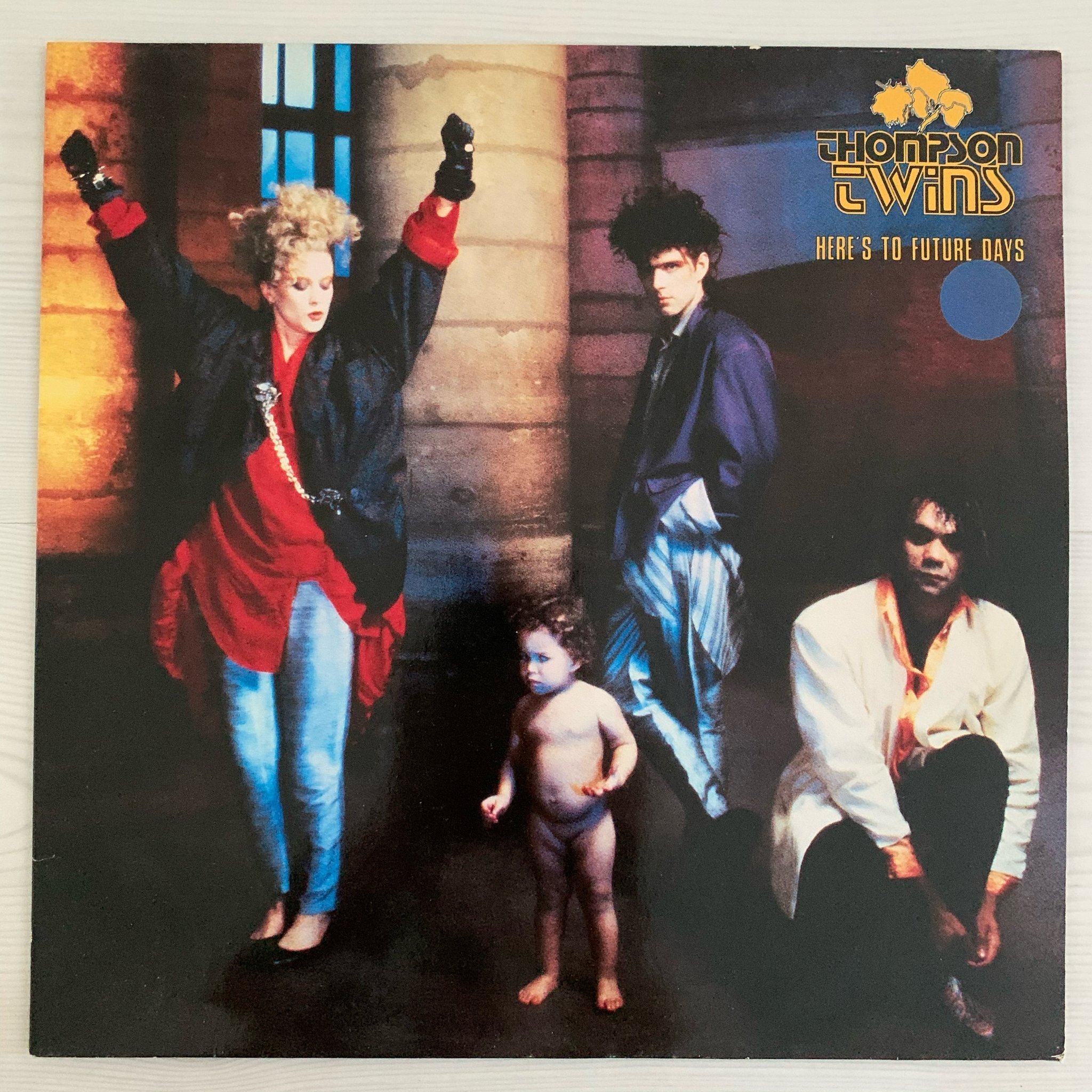 Thompson Twins - Here's To Future Days (LP) (420913389) ᐈ Köp på Tradera