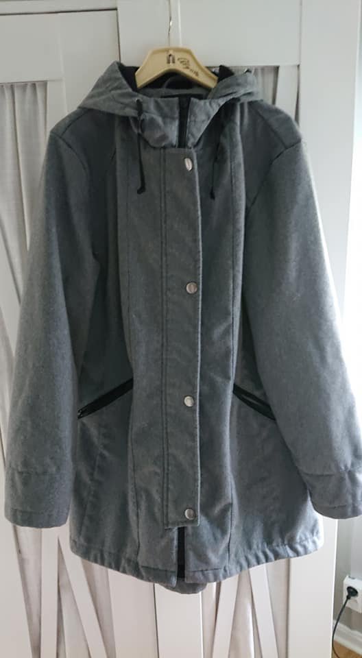 Grå jacka dam längre modell. storlek 46 men mer.. (369013194 Ellos Plus collection Softshelljacka Lona Svart Jackor