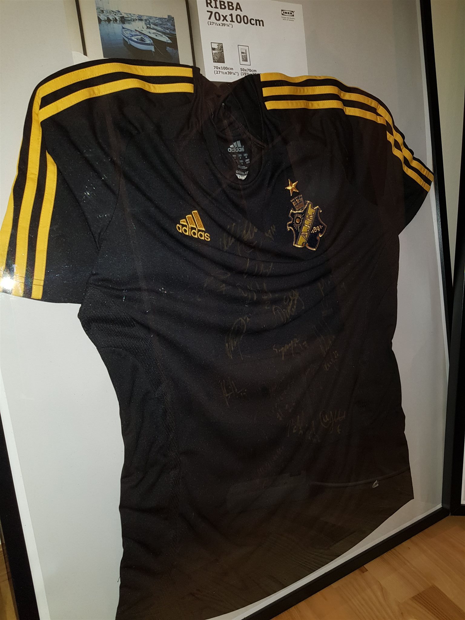 Aik trojor pa auktion Aik trojor pa auktion