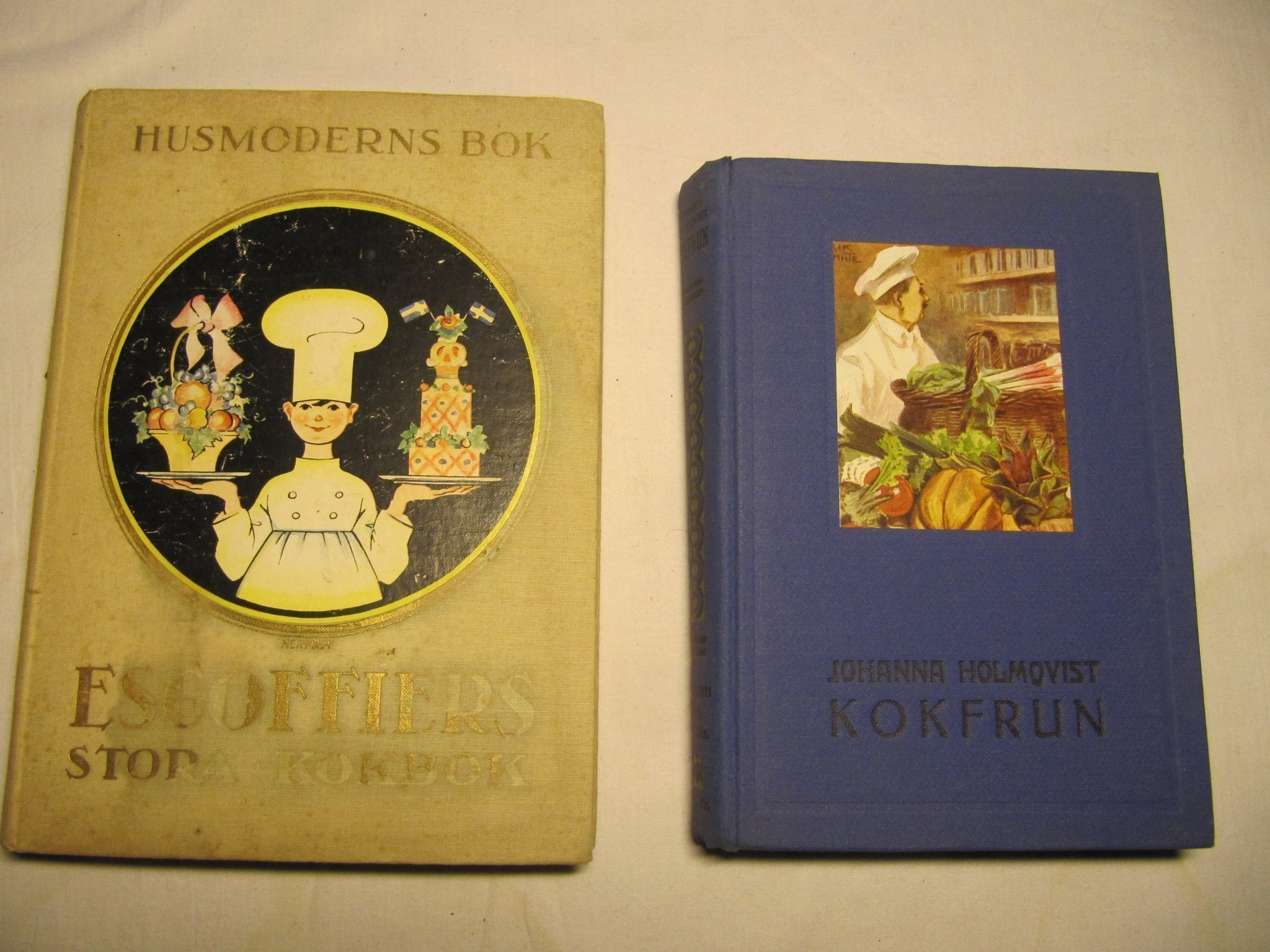 Gamla kokböcker. från 1927. Escoffiers stora kokboken Del 1 samt kokfrun.
