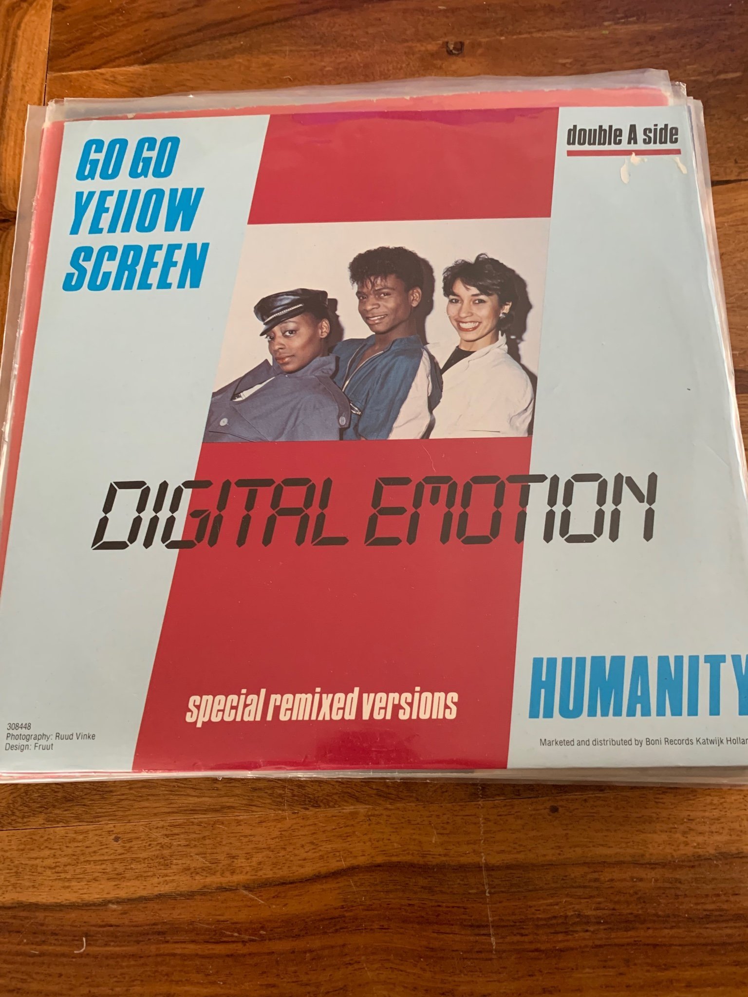 12” Digital emotion Go go yellow screen Köp på Tradera (601280377)