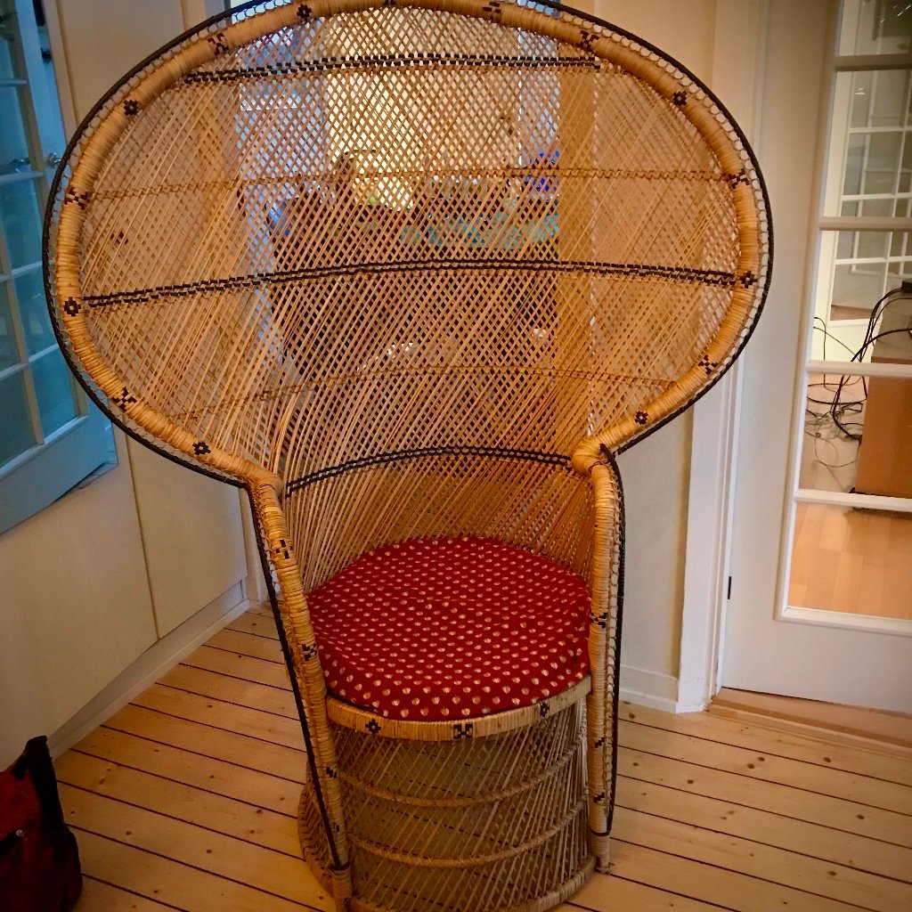 Se produkter som liknar Stor Peacocks chair / påfågel.. på Tradera