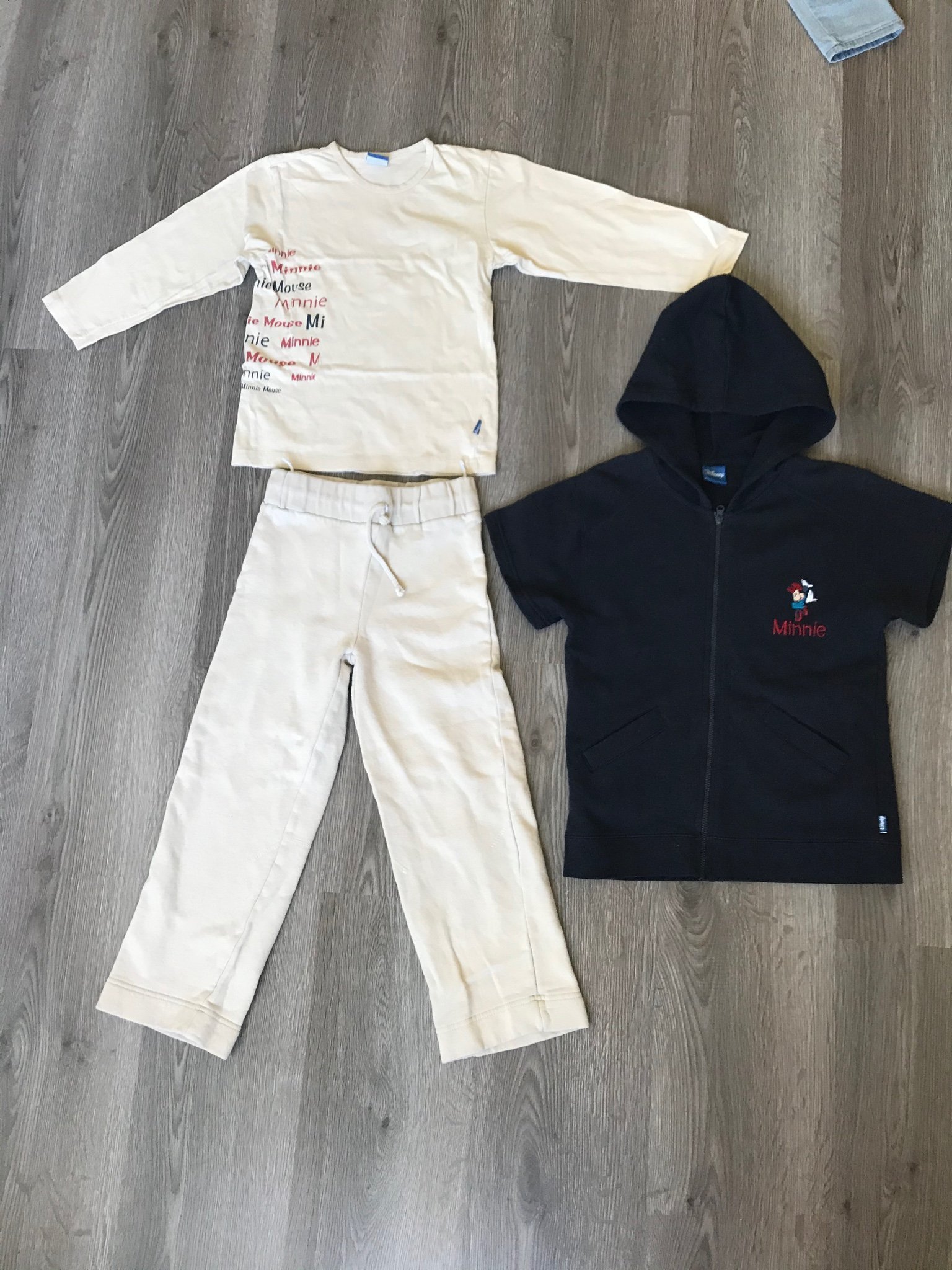 Klädpaket Minnie i stl.122/128