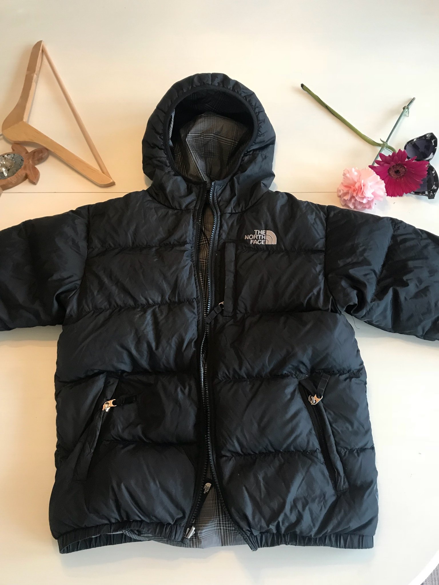 The North Face junior jacka svart och vändbar The North Face junior jacka svart och vändbar