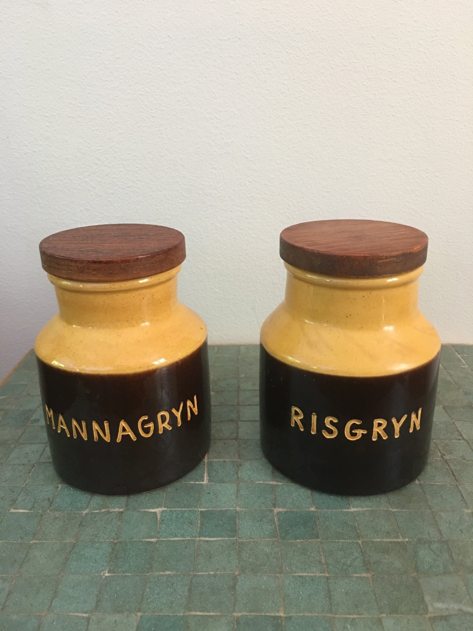 Retro. Höganäs burkar. Kryddburkar