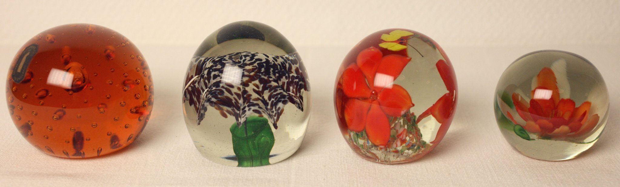 Vintage collectible paperweights4 inkluderada.. (411860788) ᐈ Köp på Tradera