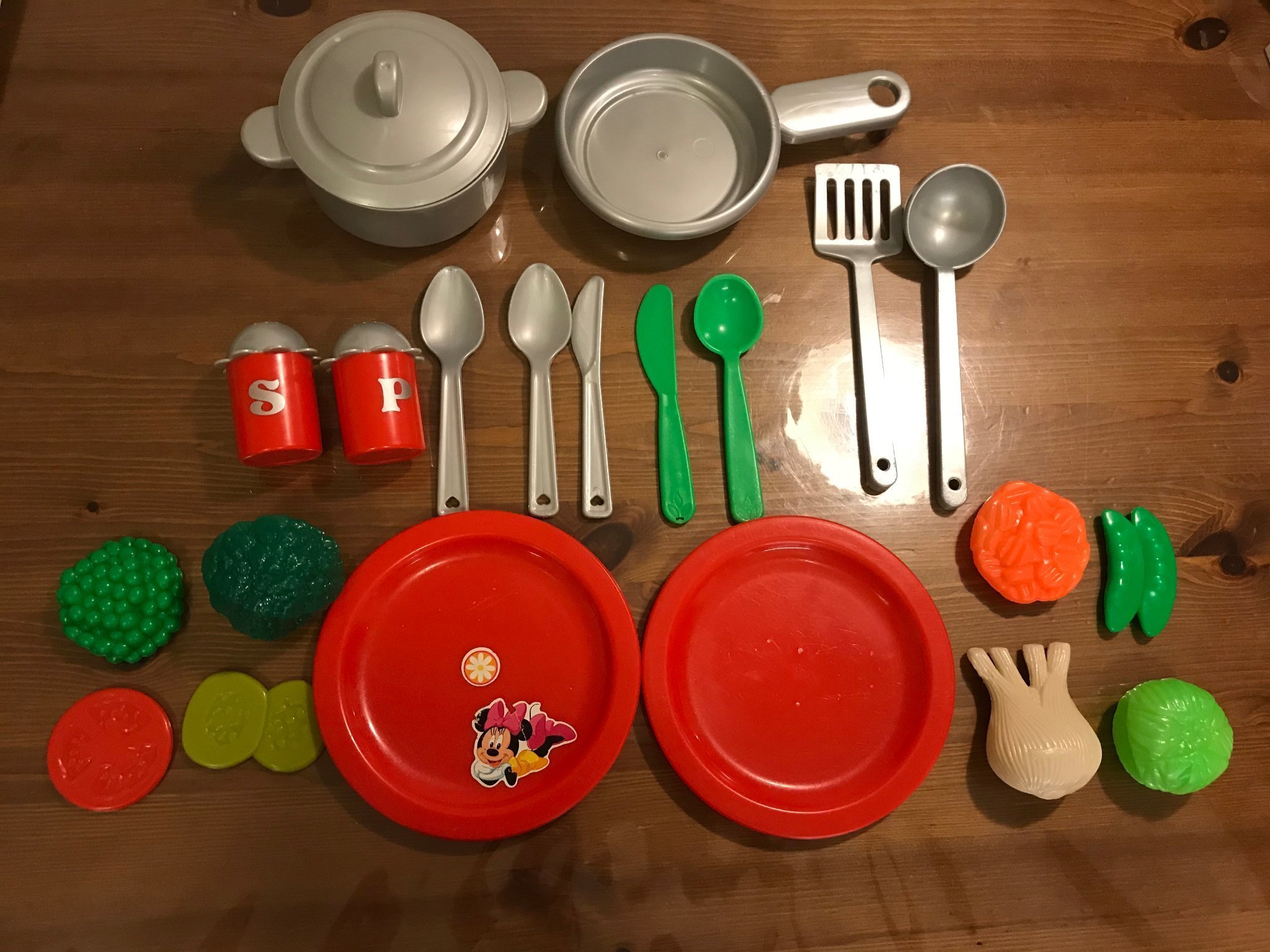 Leksaksmat -Kökstillbehör i plast, grönsaker, kastrull, bestick