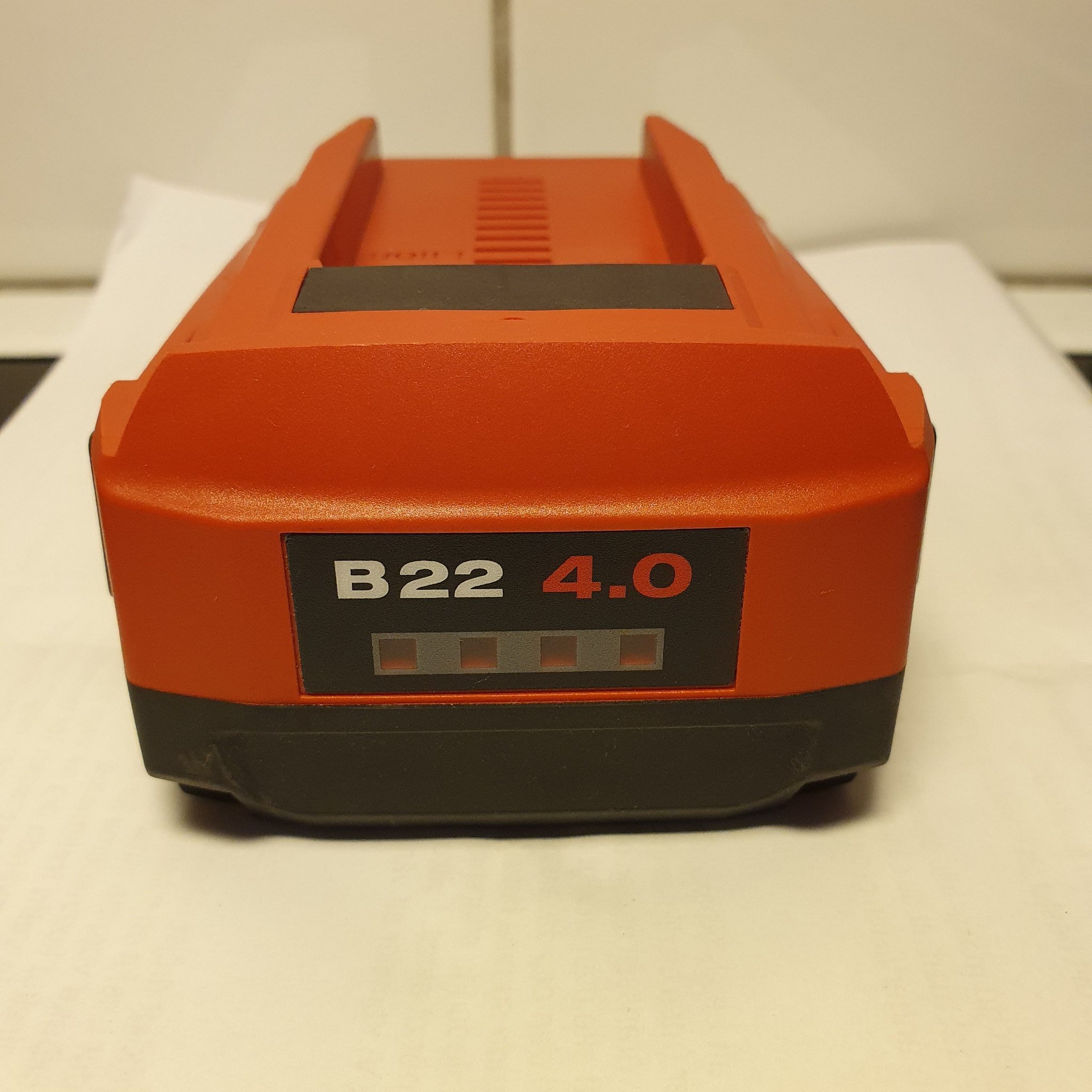 HELT NYTT HILTI BATTERI B22 4.0 LI ION (416160422) ᐈ Köp på B22 4,0 22V batteri Batterier Hilti Sweden