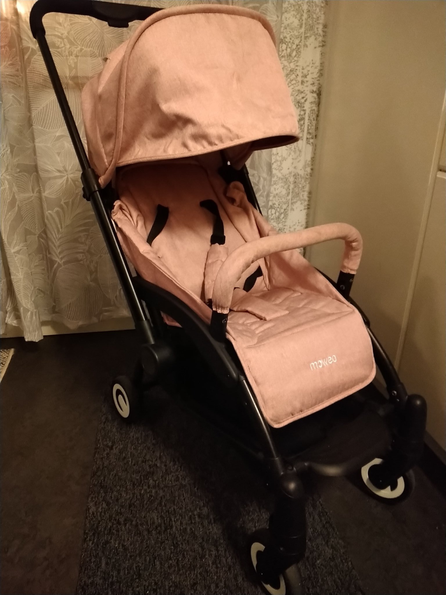 moweo compact fly stroller