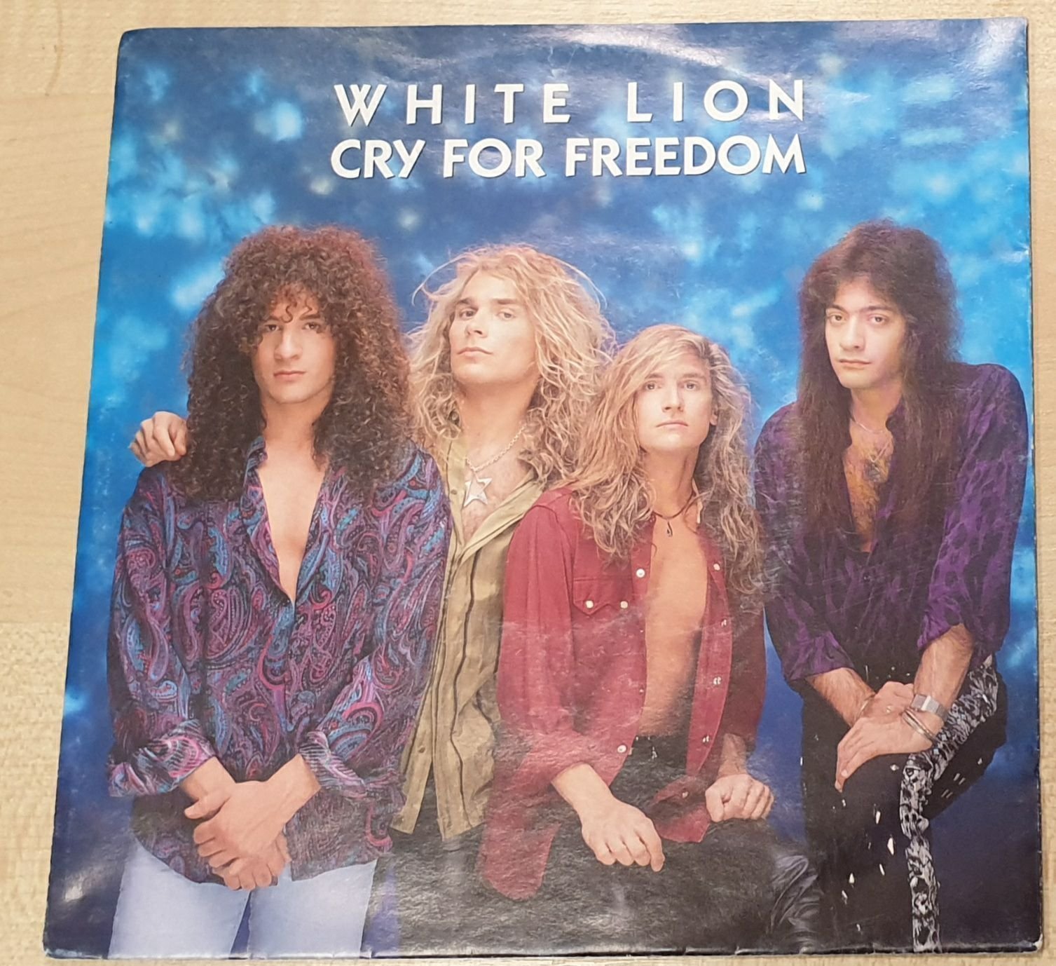 Se produkter som liknar White Lion Cry For Freedom på Tradera (635364679)