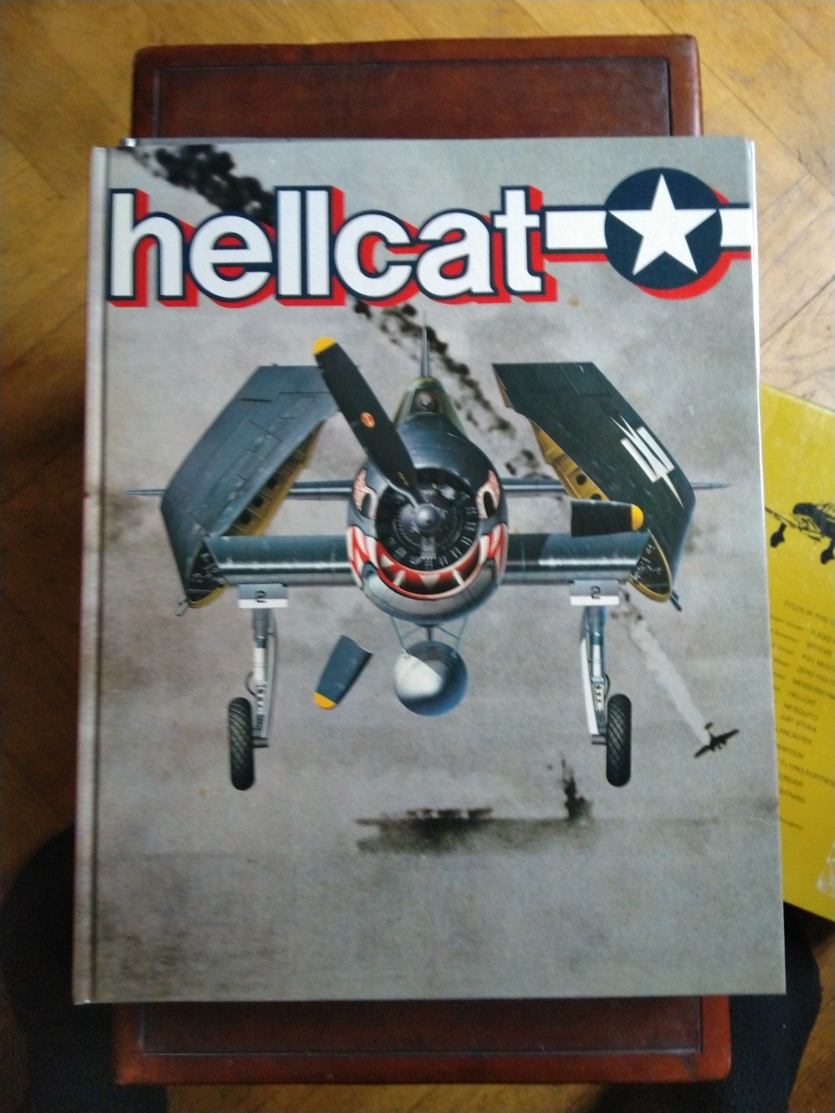 HELLCAT JANE'S AIRCRAFT SPECTACULARS ENGLISH TEXT