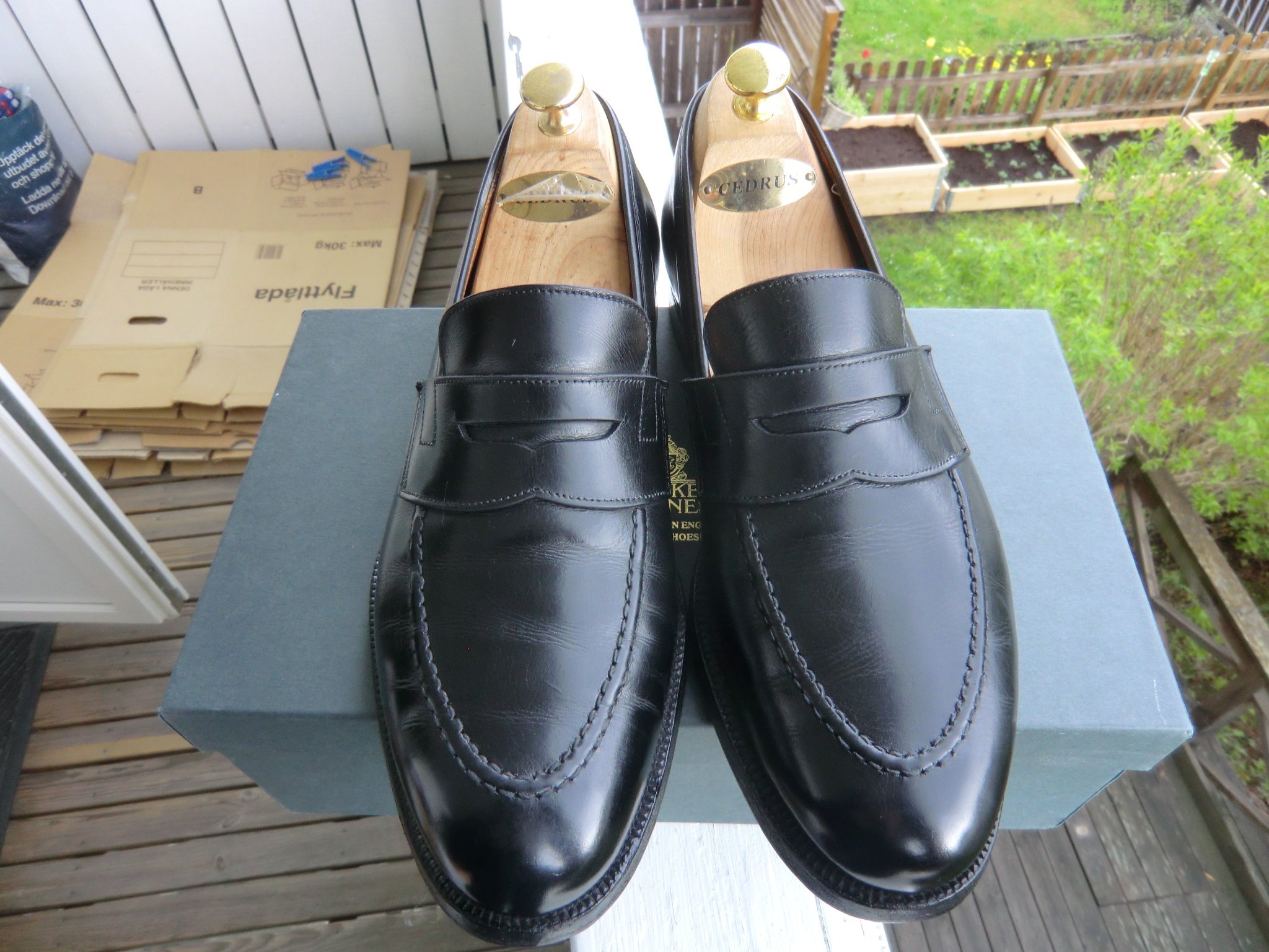 Crockett & Jones "Eaton" UK 8.5 pennyloafers svarta