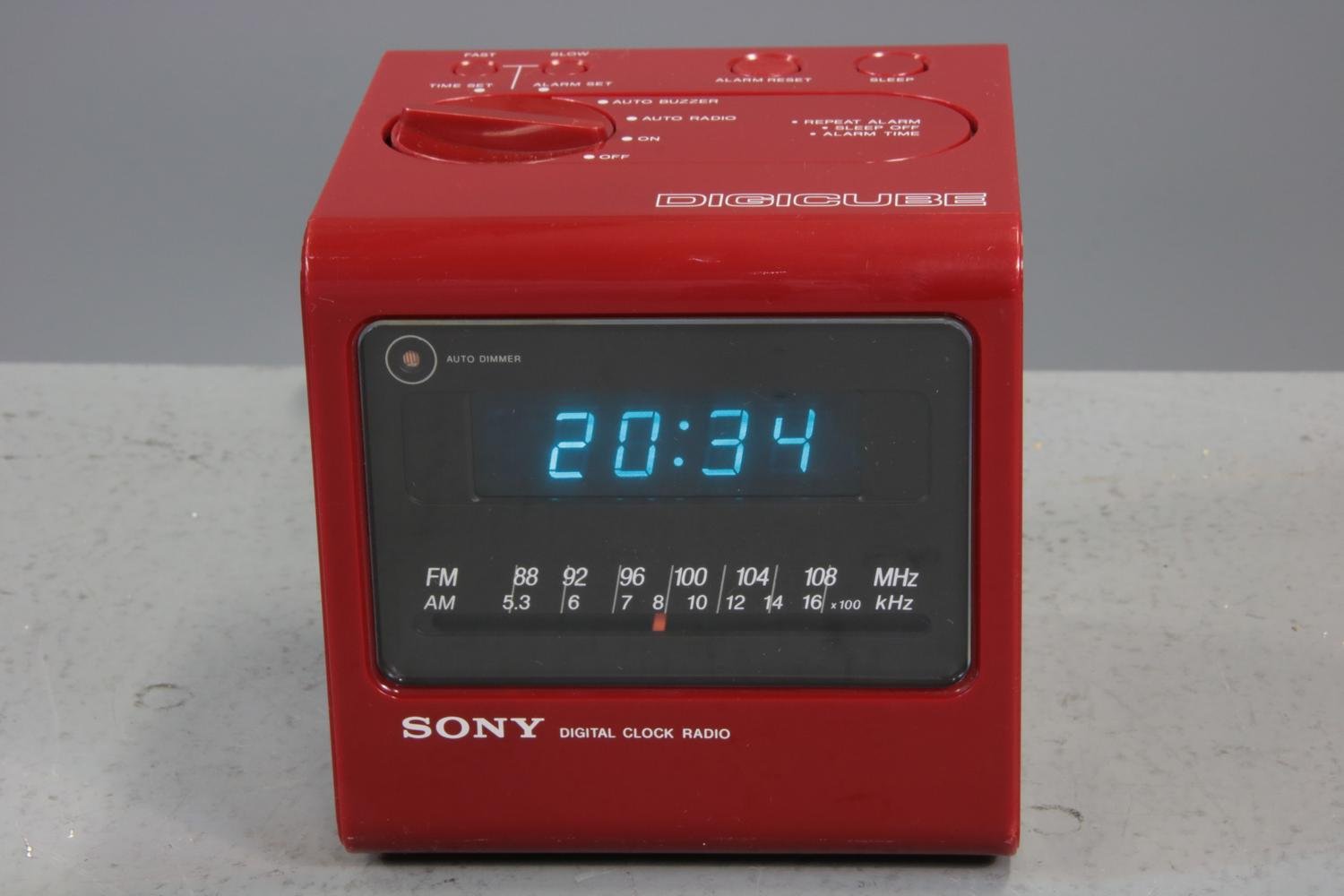 se-produkter-som-liknar-sony-digital-clock-radio-icf-p-tradera