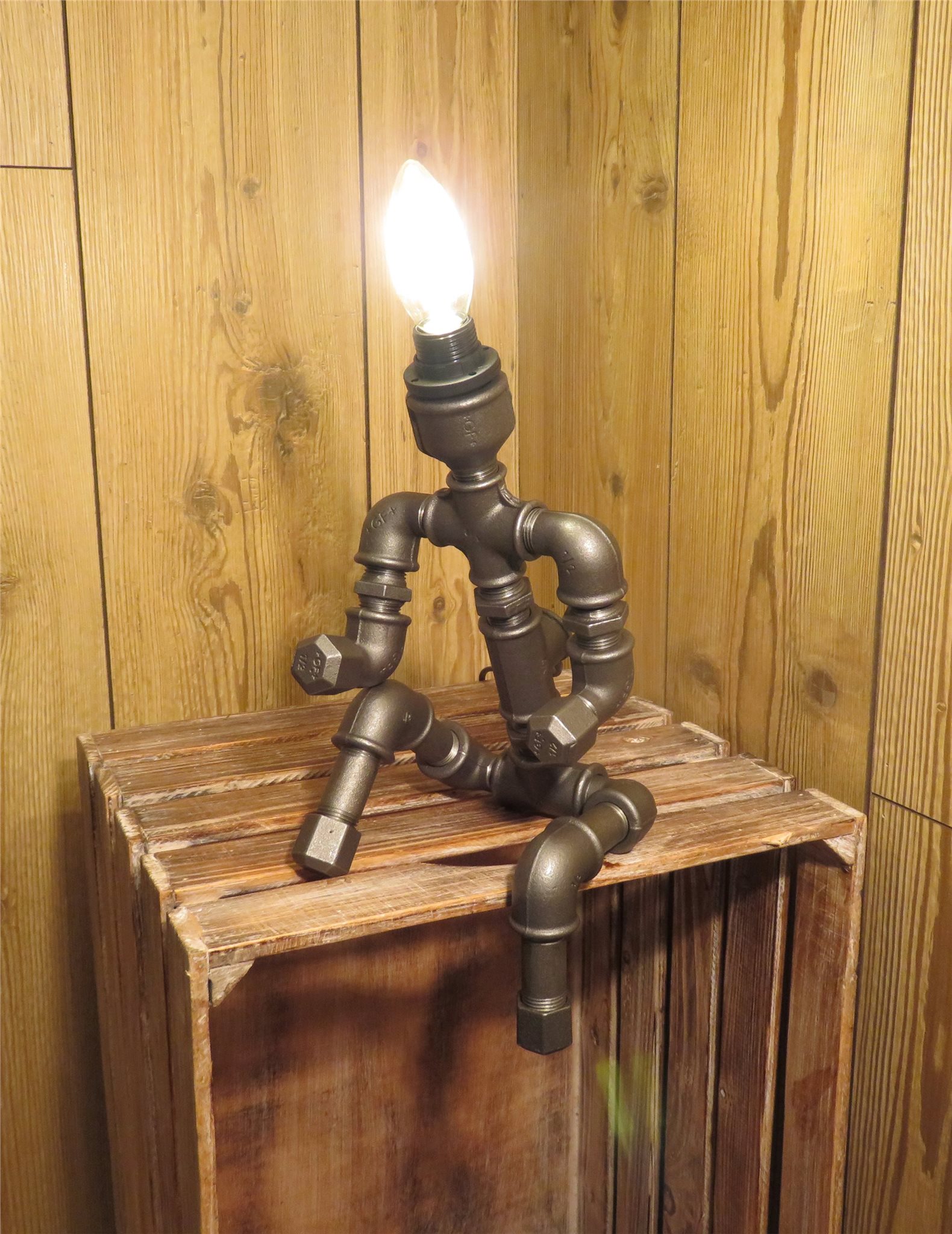 lampa av rördelar lampa av rördelar