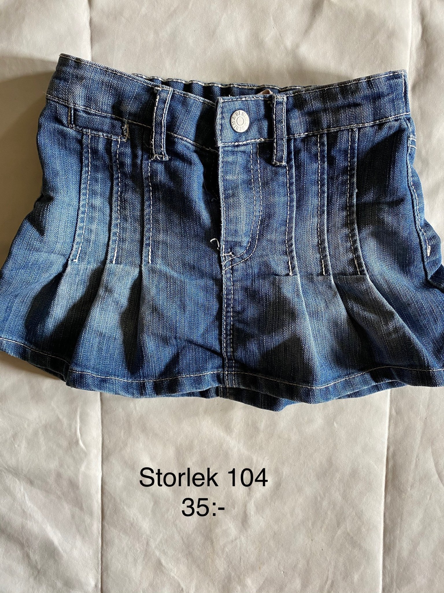 Söt kjol, storlek 104