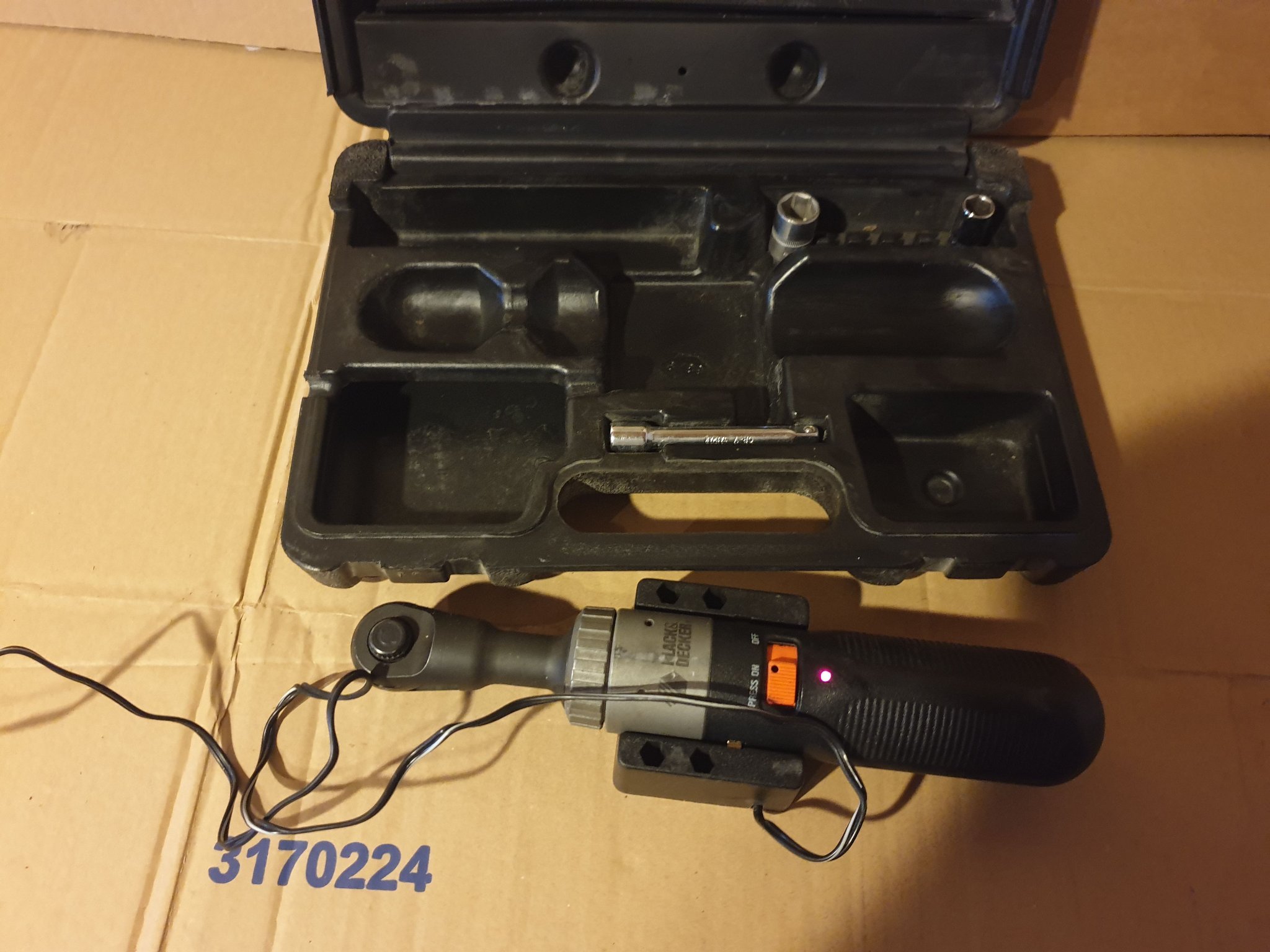 Black & Decker Cordless Power Ratchet 9050 W/ C.. (391857299) ᐈ Köp på