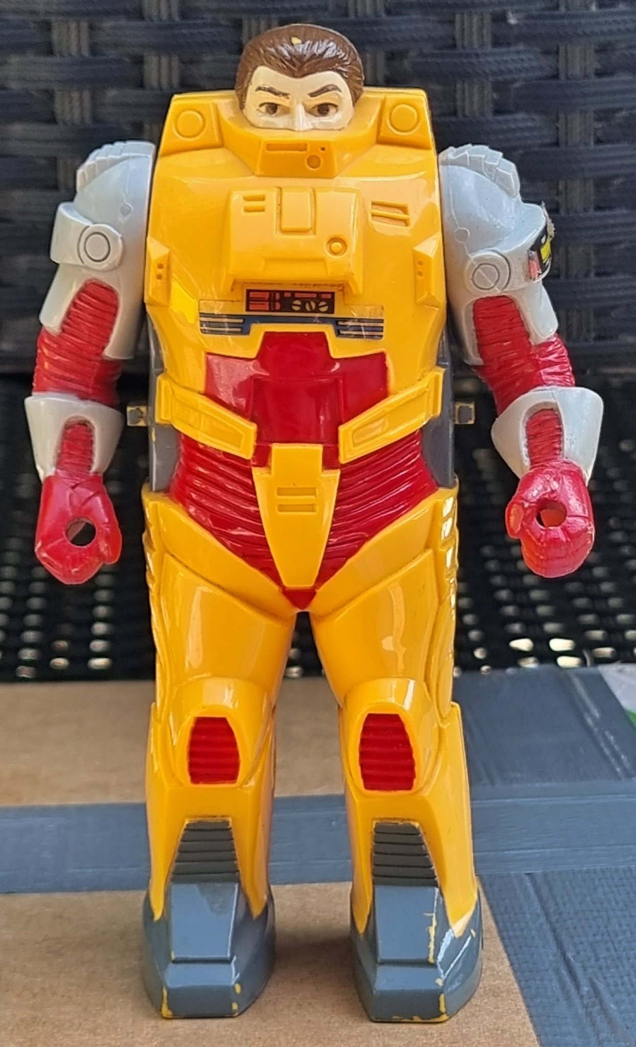 Hasbro transformers g1 pretender landmine (complete)