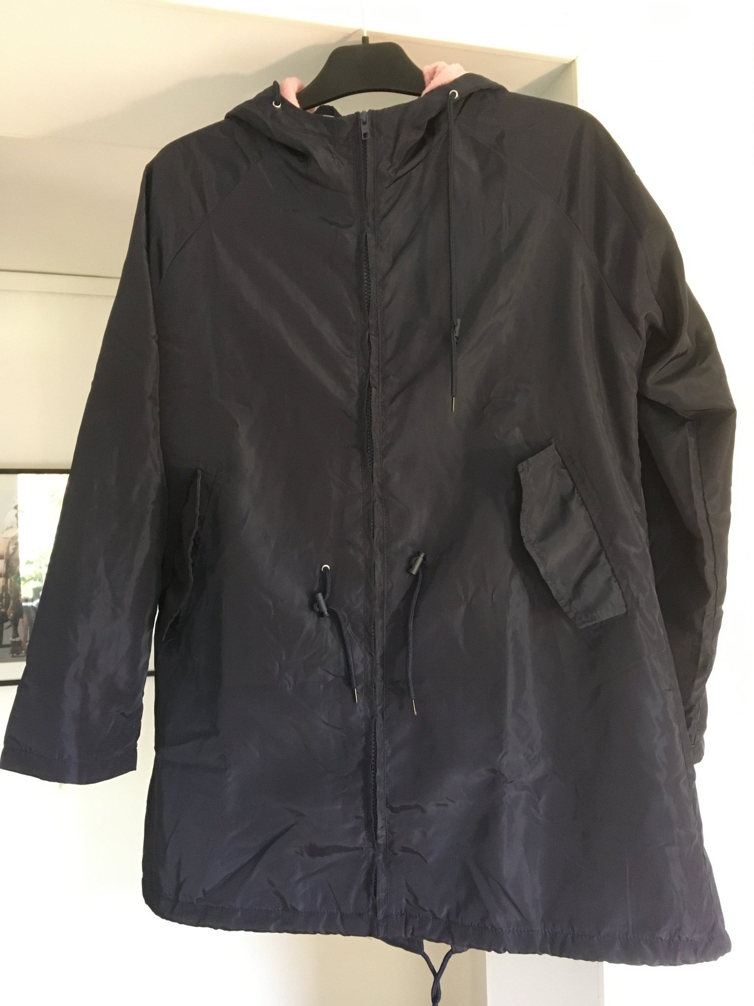 Svart Pull & Bear höst vår jacka, storlek L (dam) Svart Pull & Bear höst vår jacka, storlek L (dam)