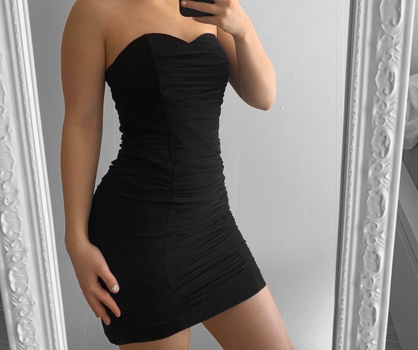 H&M Kort Tight Klänning 34XS (408500926) ᐈ Köp på Tradera kort tight svart klänning
