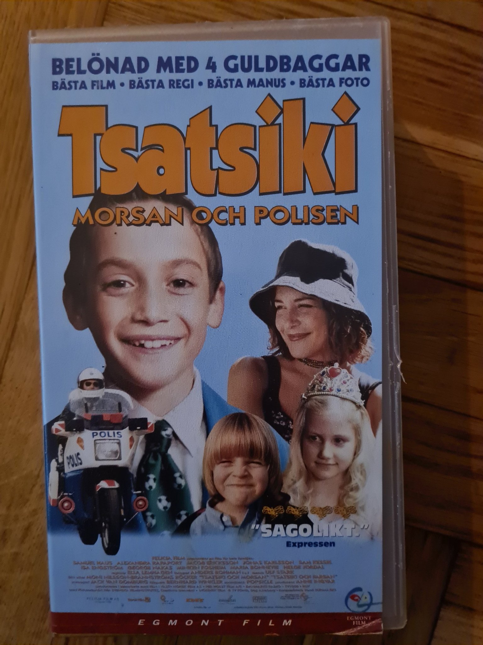 Tsatsiki Morsan och Polisen VHS | Köp på Tradera (572237024)