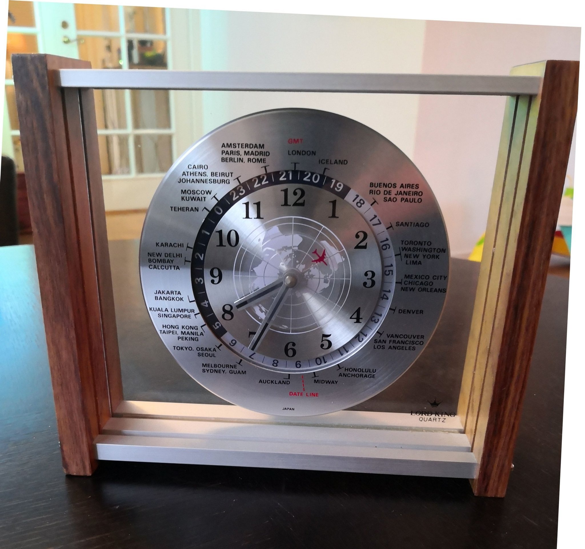 Se produkter som liknar Lord King Quartz världsklocka.. på Tradera