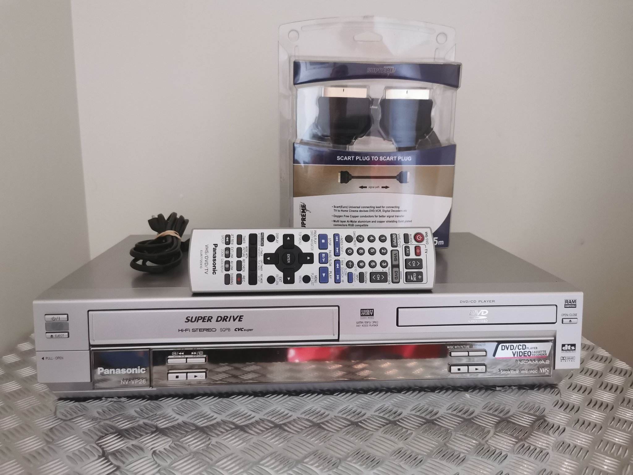 Panasonic NV-VP26. Combospelare. SQPB, S-VHS playback.