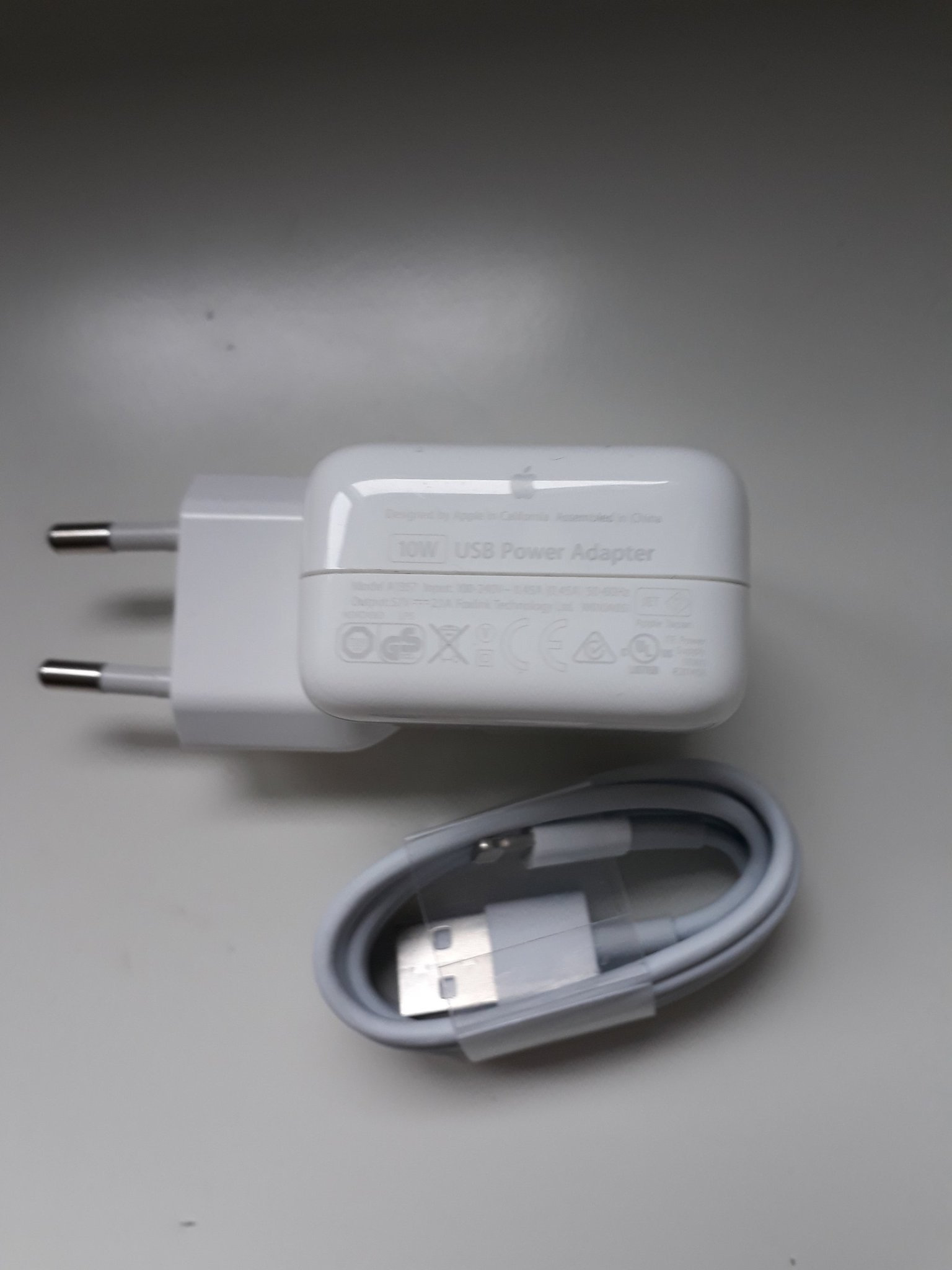 Original Apple A1357 10 Watt USB laddare för iP.. (351055074 Original Apple A1357 10 Watt USB laddare för iP.. (351055074