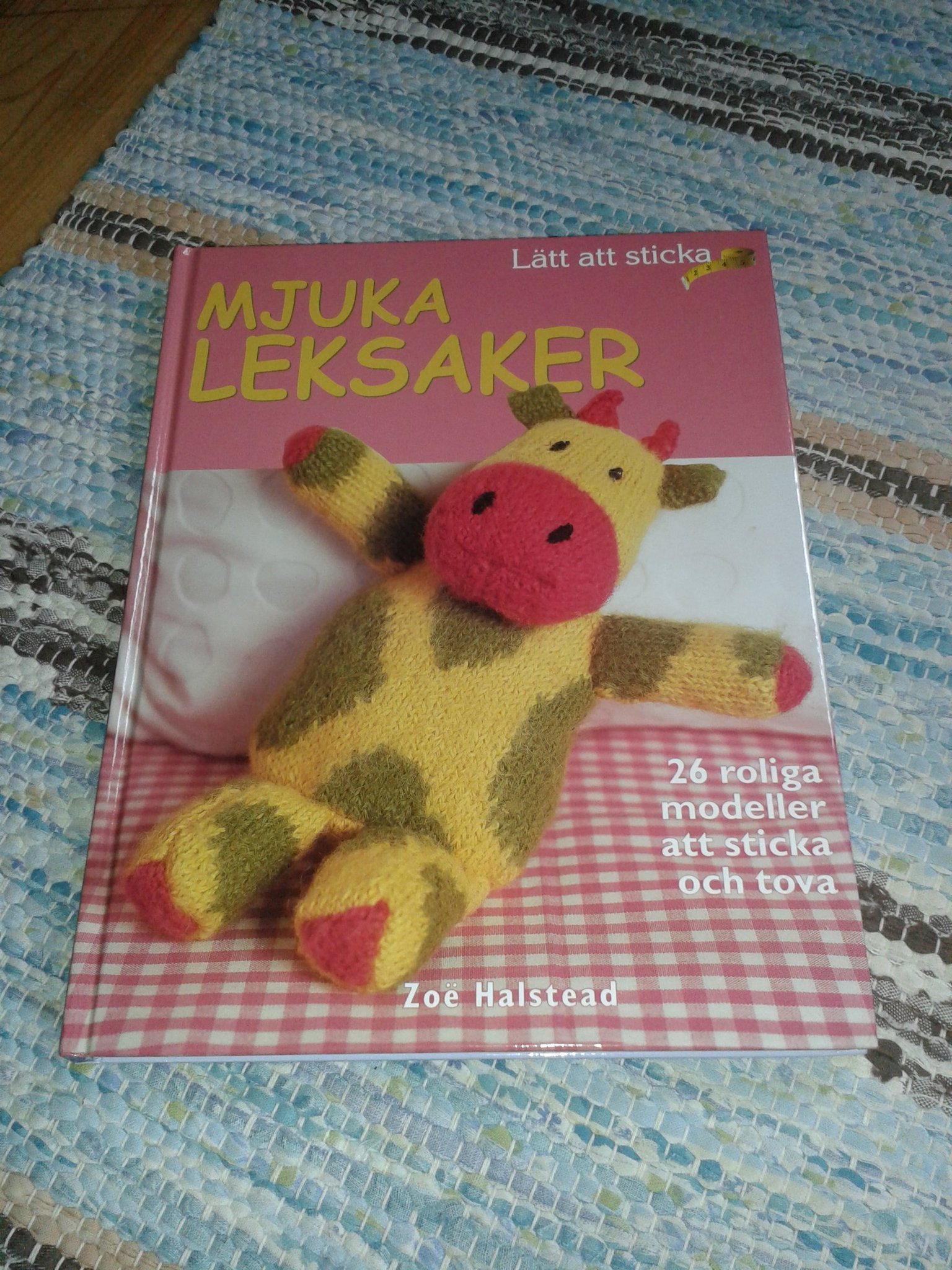 Bok 'Mjuka leksaker' av Zoe Halstead