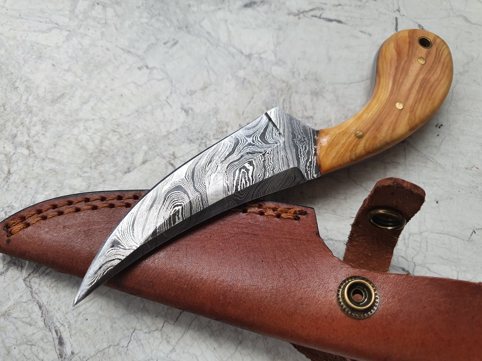 Damaskus Allround kniv ,Handgjord kniv