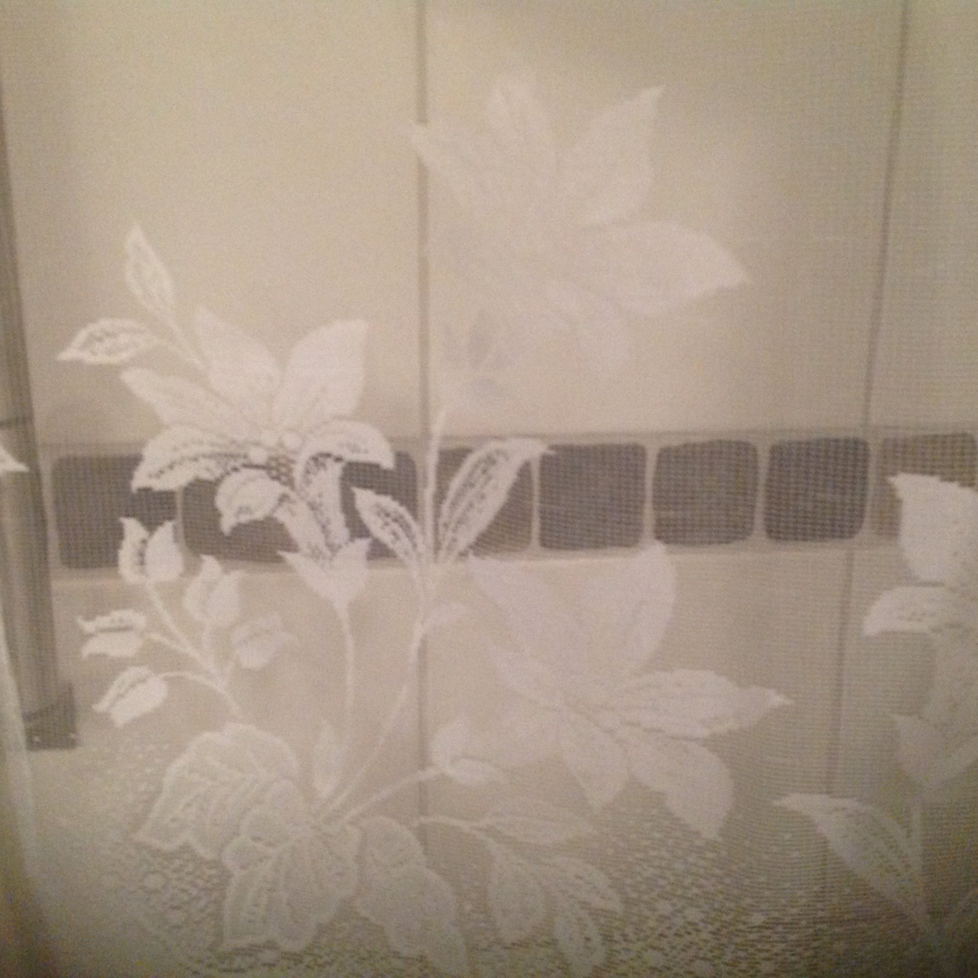 VACKER VIT O FIN GARDIN/ SKIR MED VACKERT BLOMMÖNSTER