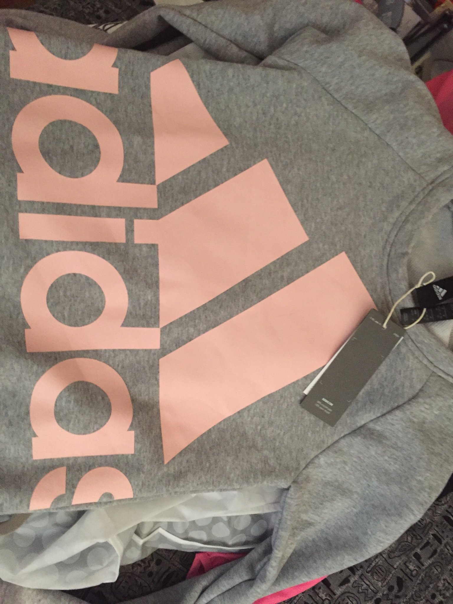 {keywor d} adidas tröja grå rosa