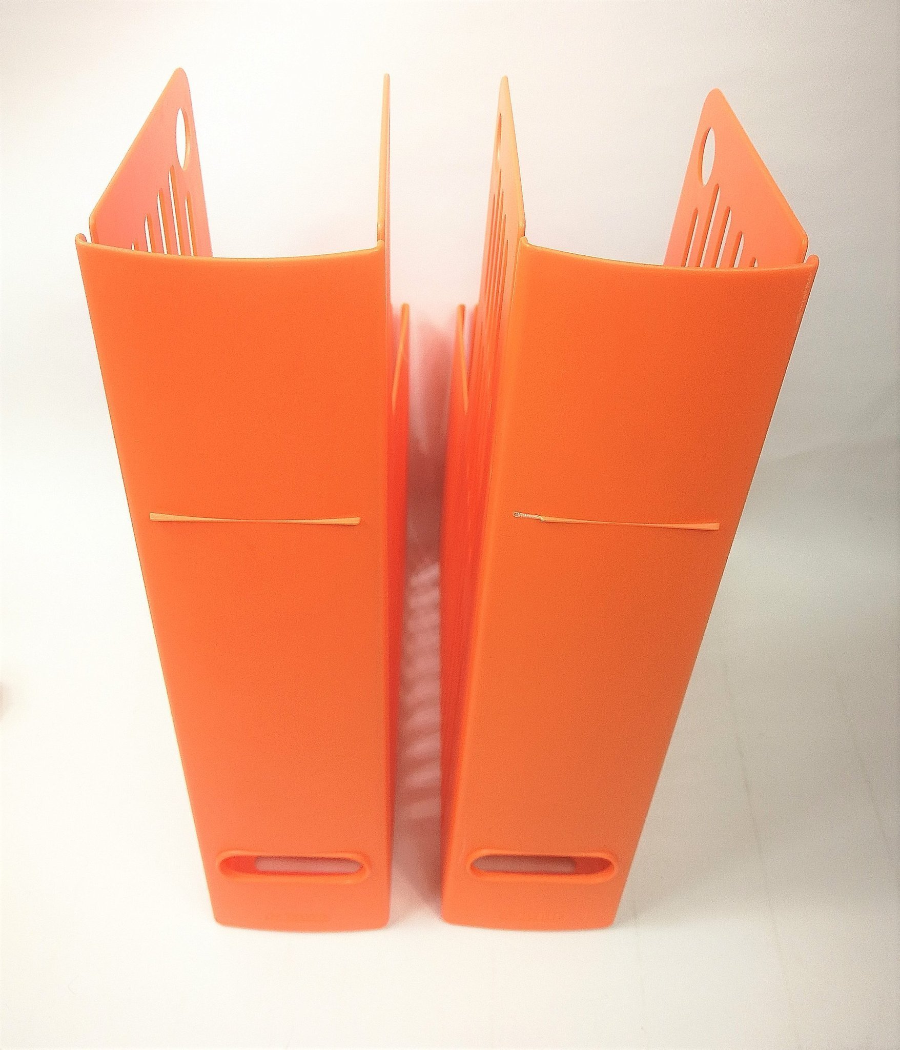 Tidskriftssamlare i plast från Esselte Collecta (Retro Orangea Bo Armstrong) Tidskriftssamlare i plast från Esselte Collecta (Retro Orangea Bo Armstrong)