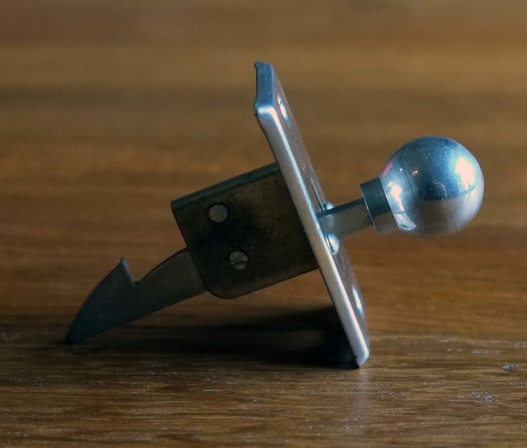 Handtag funkis kök beslag luckor köksluckor byggnadsvård på ...