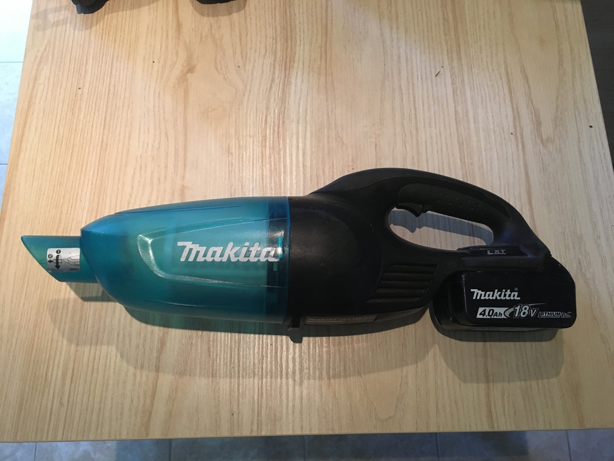 Makita handdammsugare + batteri! (424090755) ᐈ Köp på Tradera Makita handdammsugare + batteri! (424090755) ᐈ Köp på Tradera