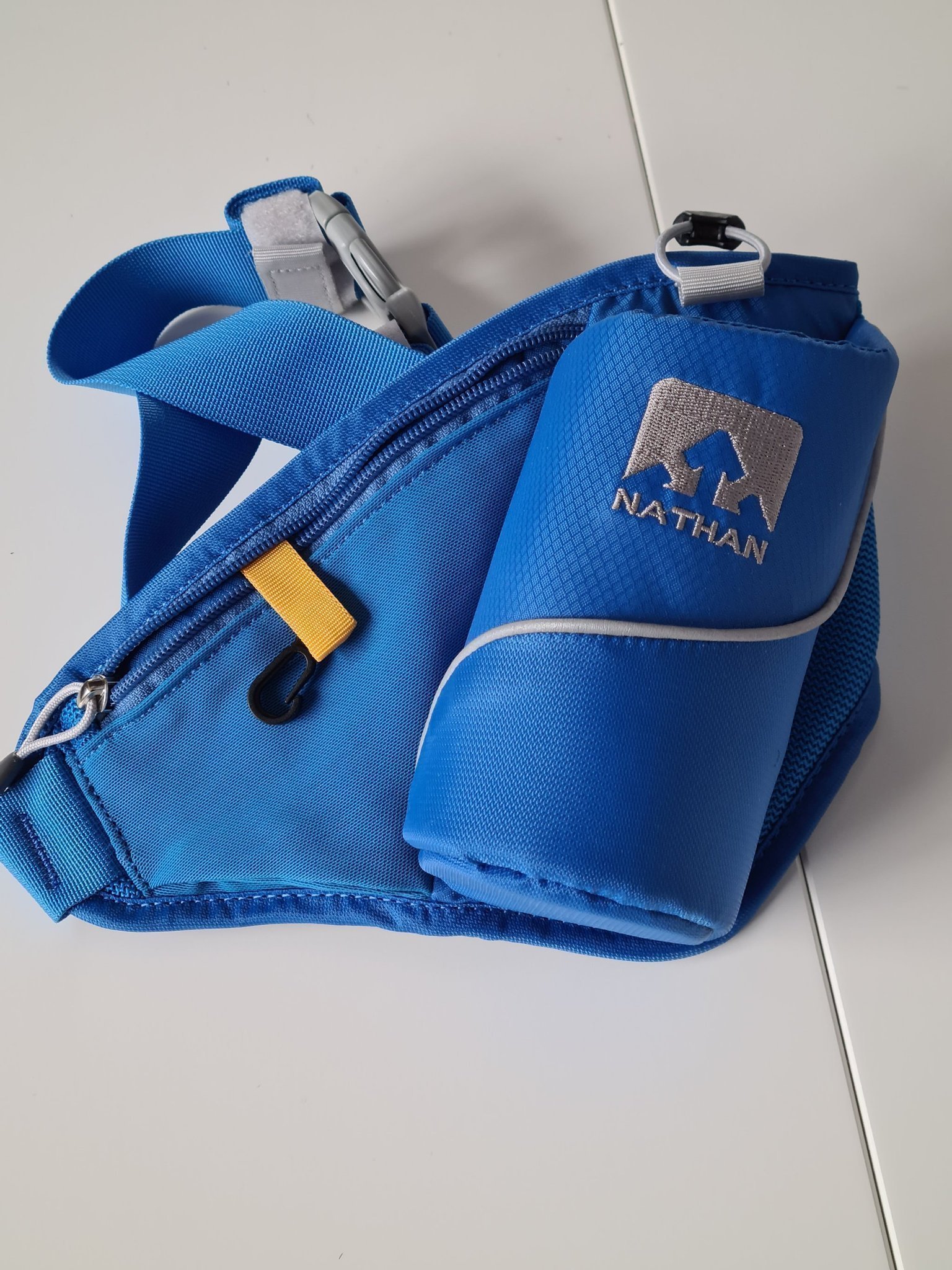 nathan triangle hydration waist pack