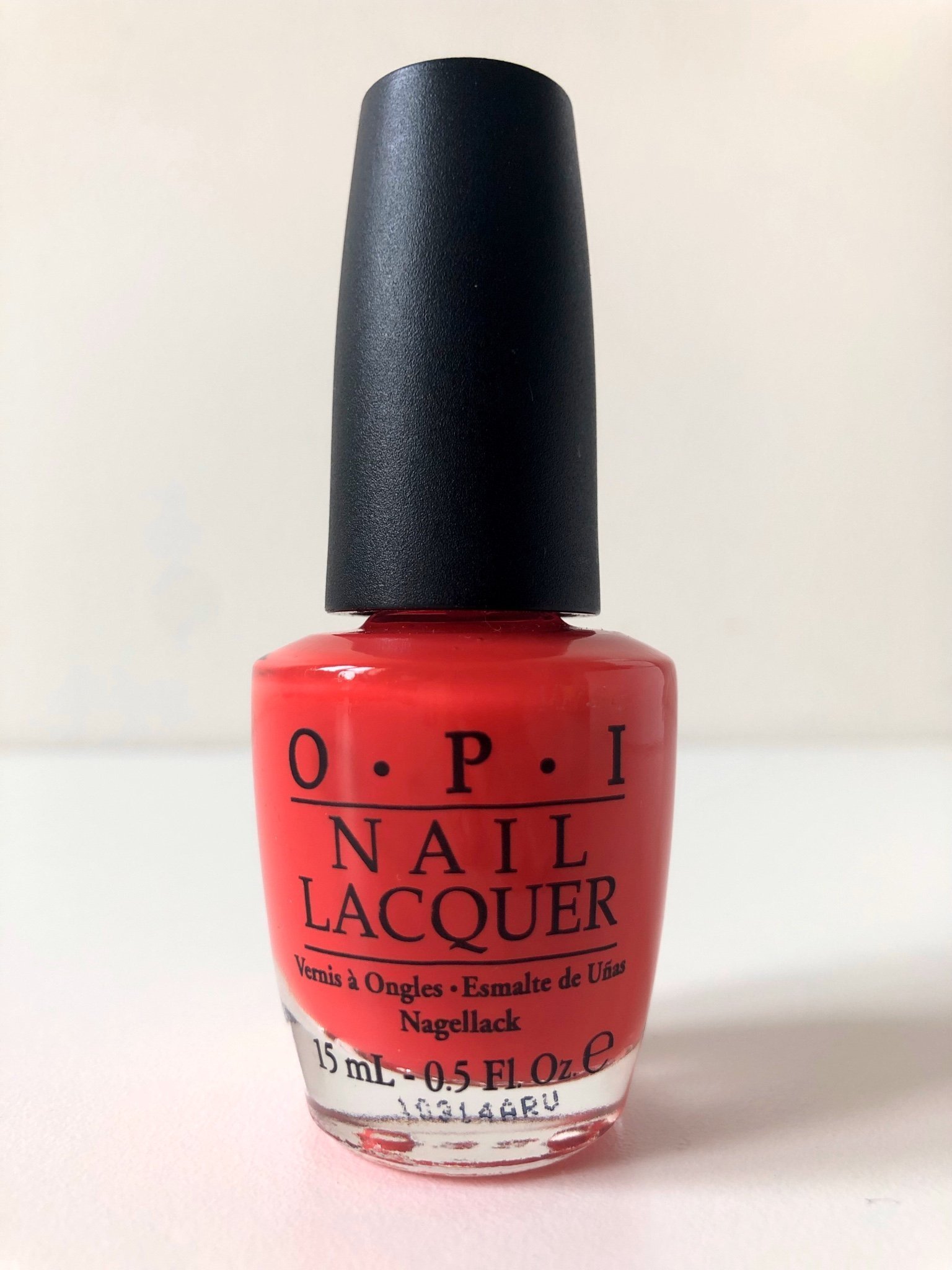 OPI nagellack "Big Hair... Big Nails”. 15 ml. Rött jelly transparent O.P.I